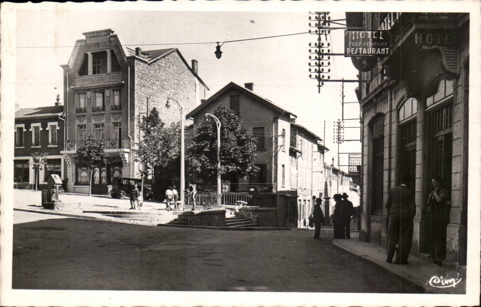 St Laurent de Chamousset CPA Place du theatre