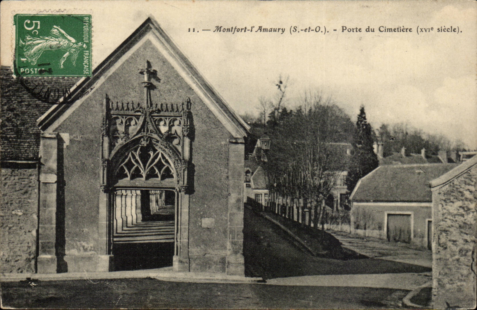CPA Montfort the amaury Gate of the cemetery
