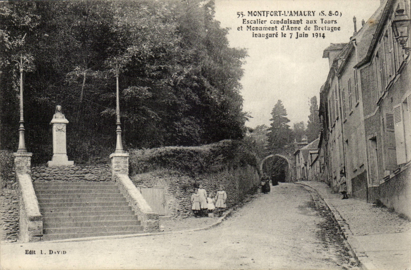 Montfort amaury CPA Staircase leading to the Tours and monument of Anne of Brittany inaugurates on June 7th 1914
