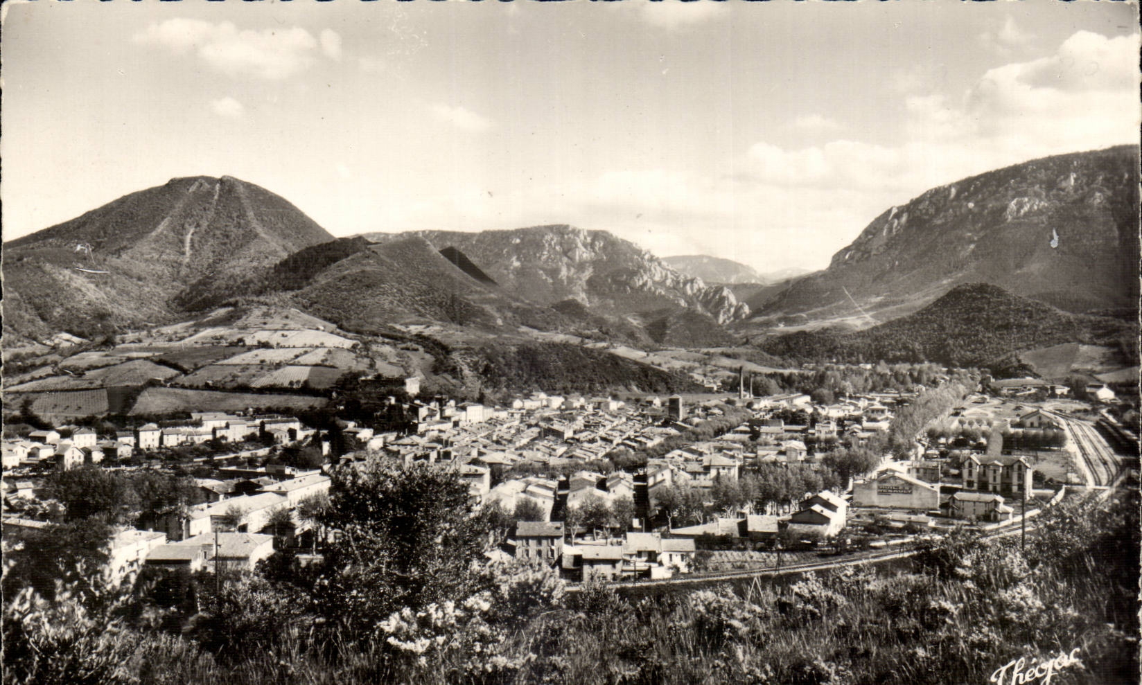 Quillan - Les Gorges de L'aude -- CPA 