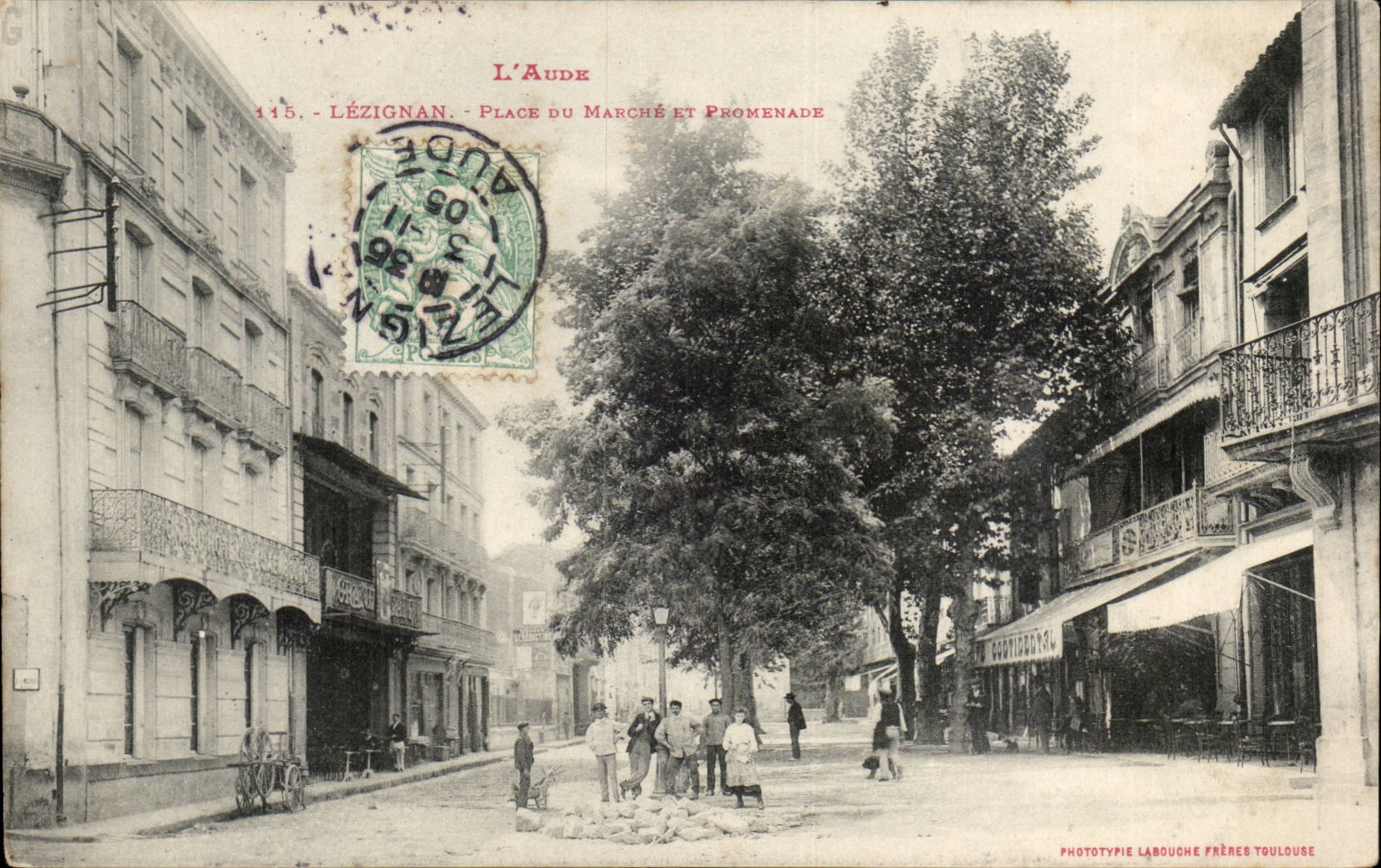 CPA Lezignan place du marche et promenade
