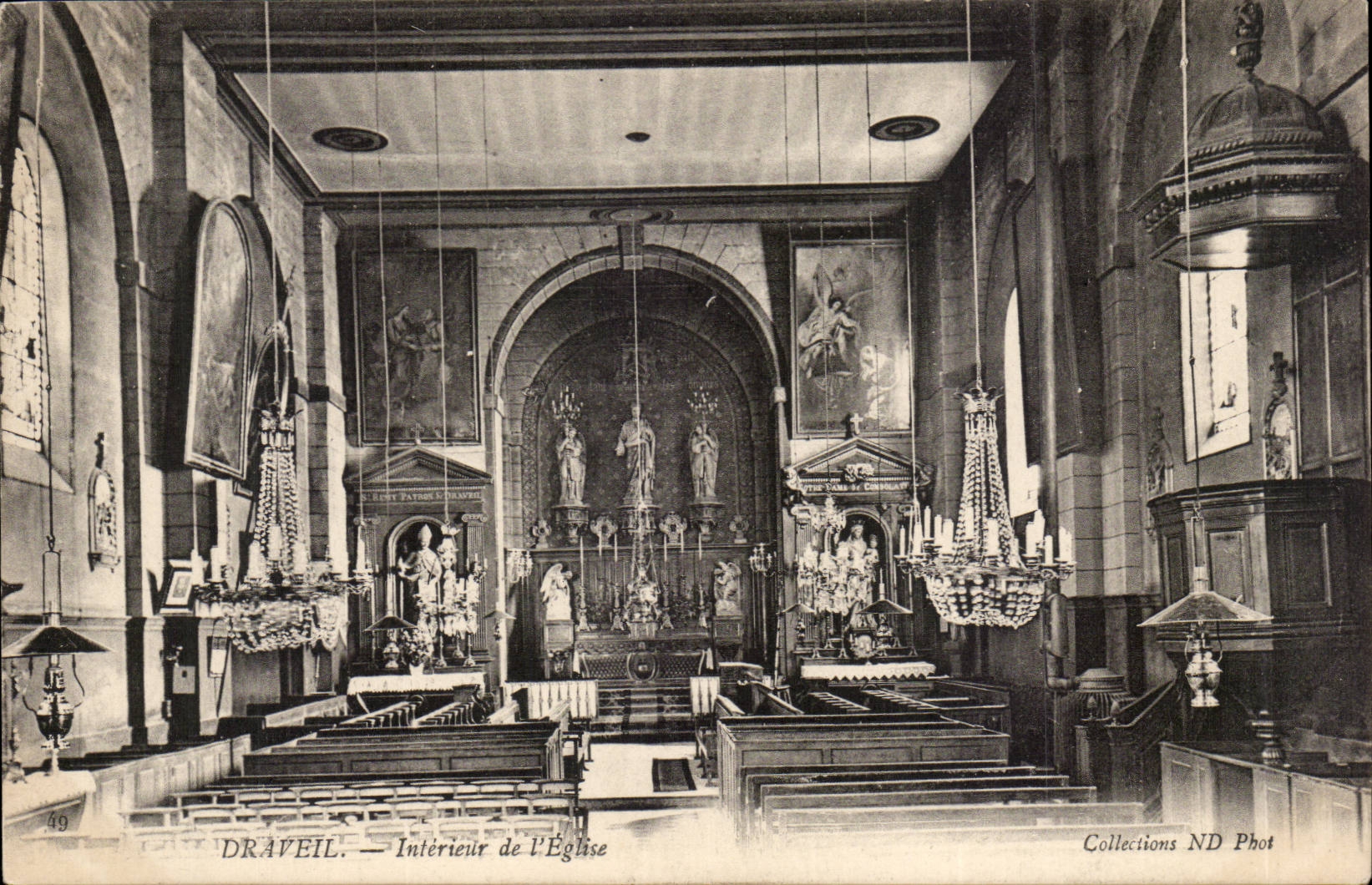 Interior Draveil CPA of the church