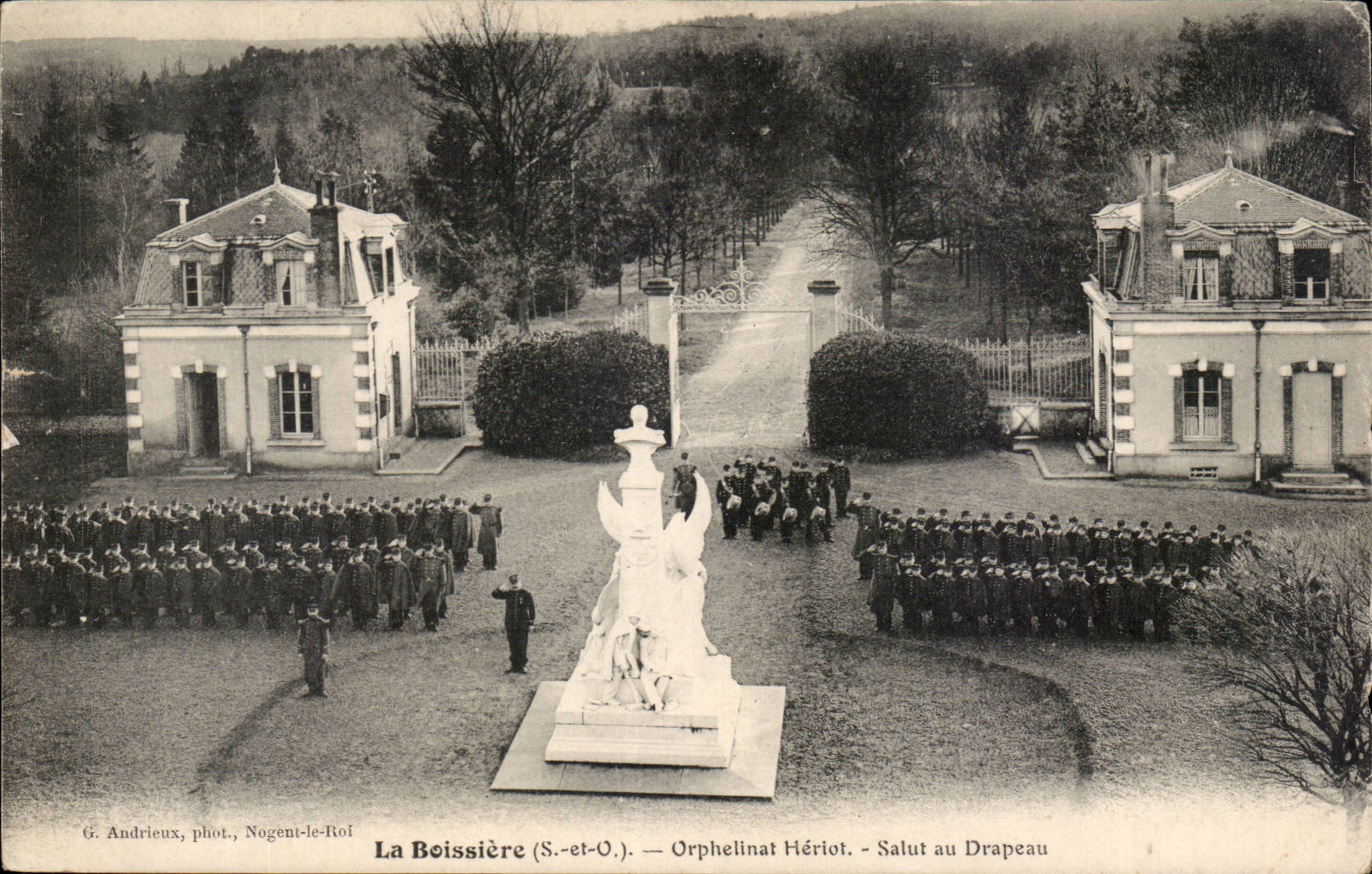 Boissiere CPA oprphelinat Heriot Salute to the colors