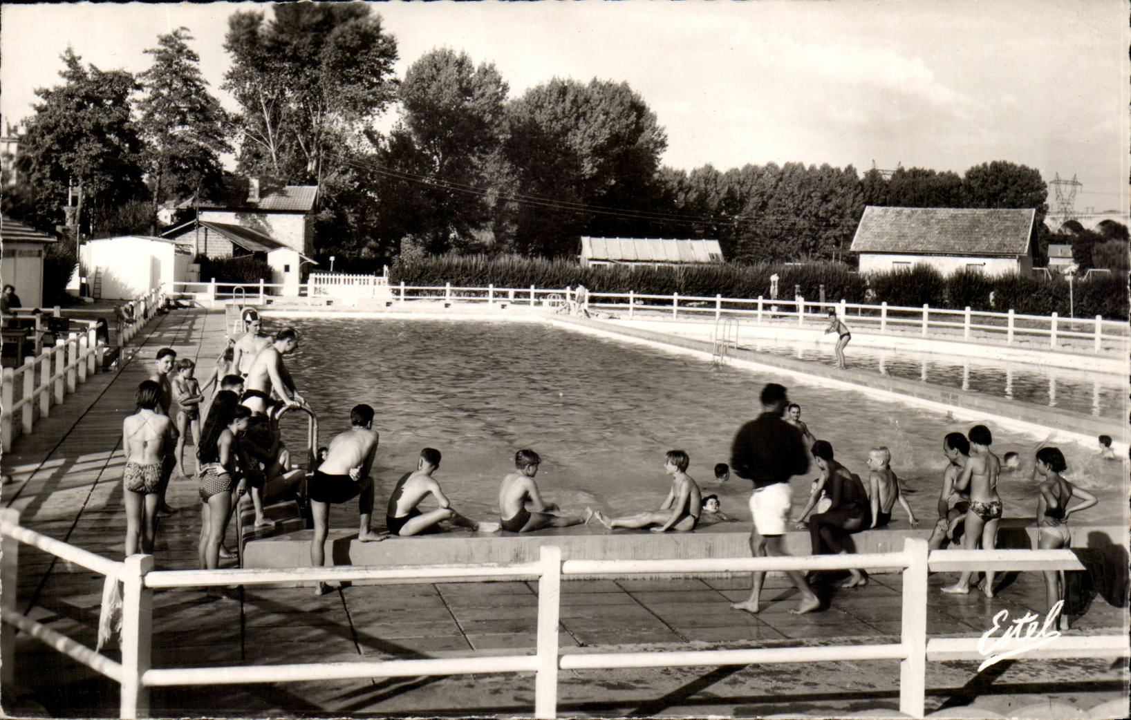Palaiseau CPA the swimming pool
