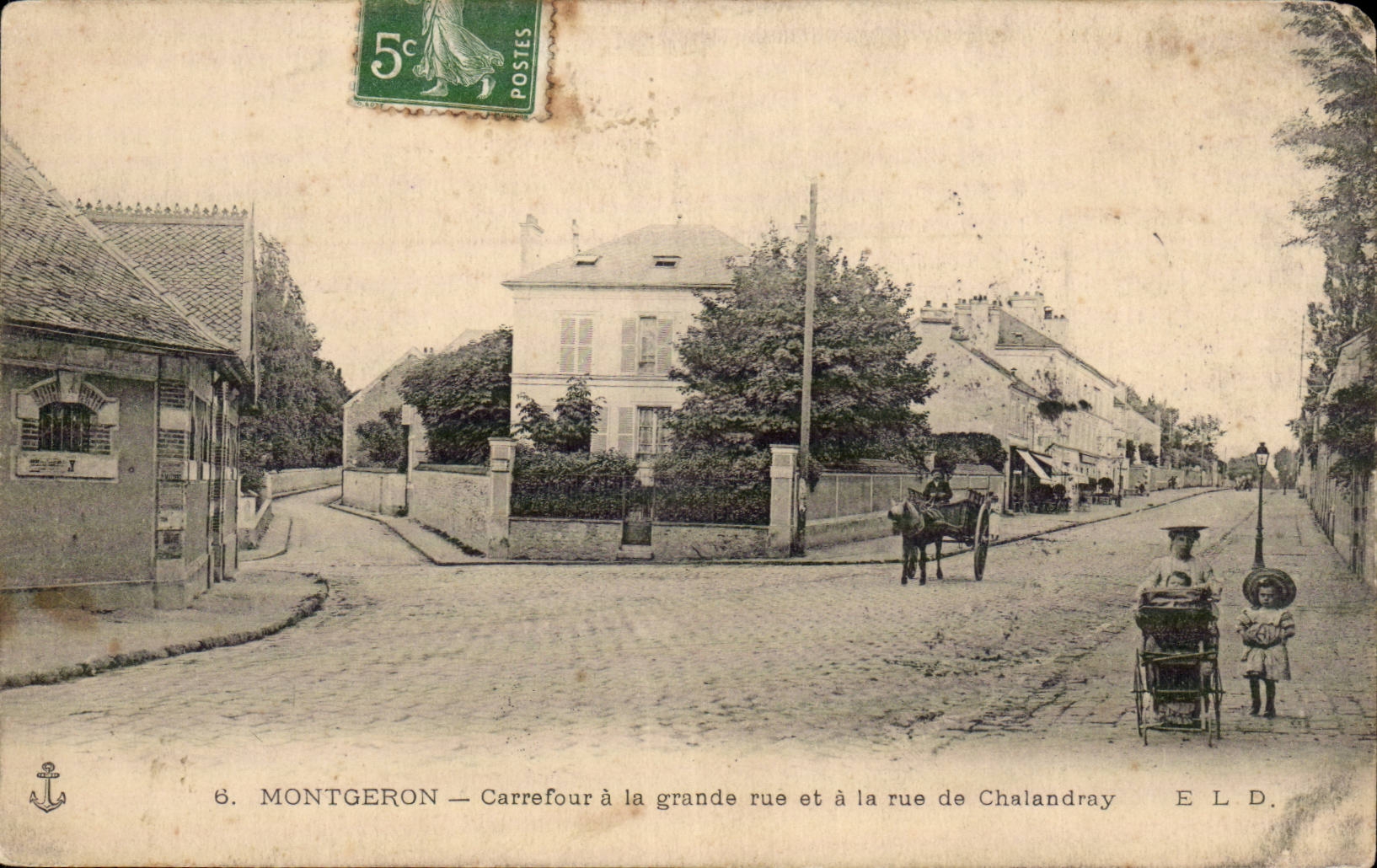 Montgeron CPa Crossroads with main street and the street of Chalandray