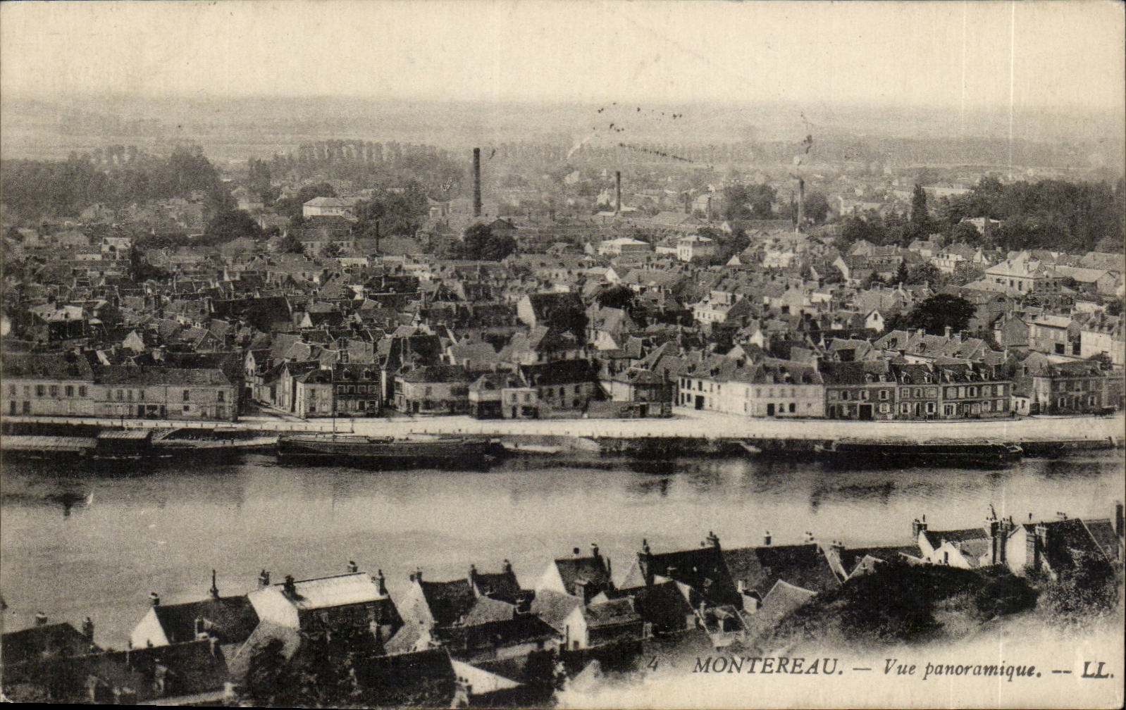 CPA Montereau Panoramic View