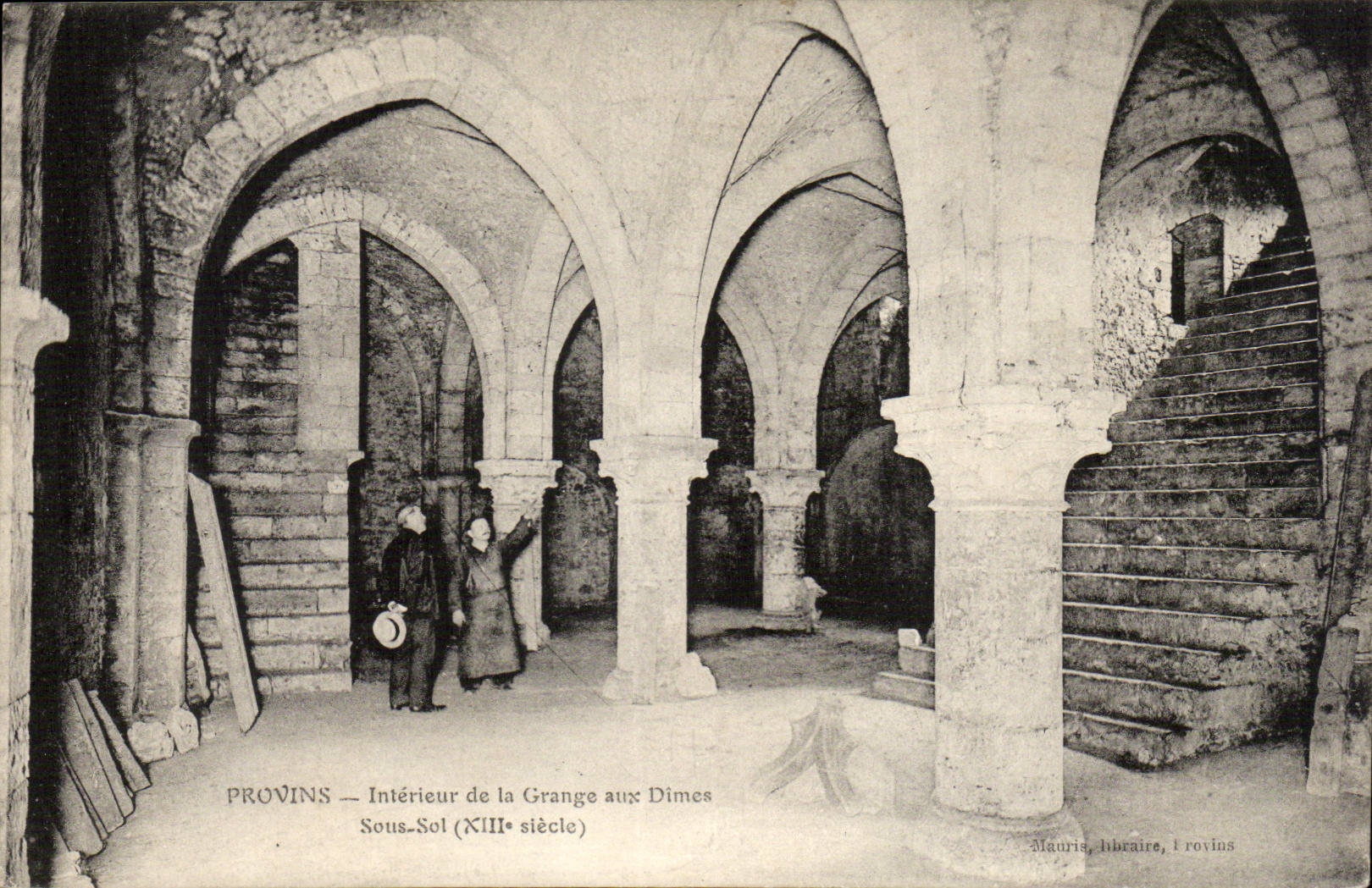 Interior layered branches CPA of the barn to the dimes Under ground