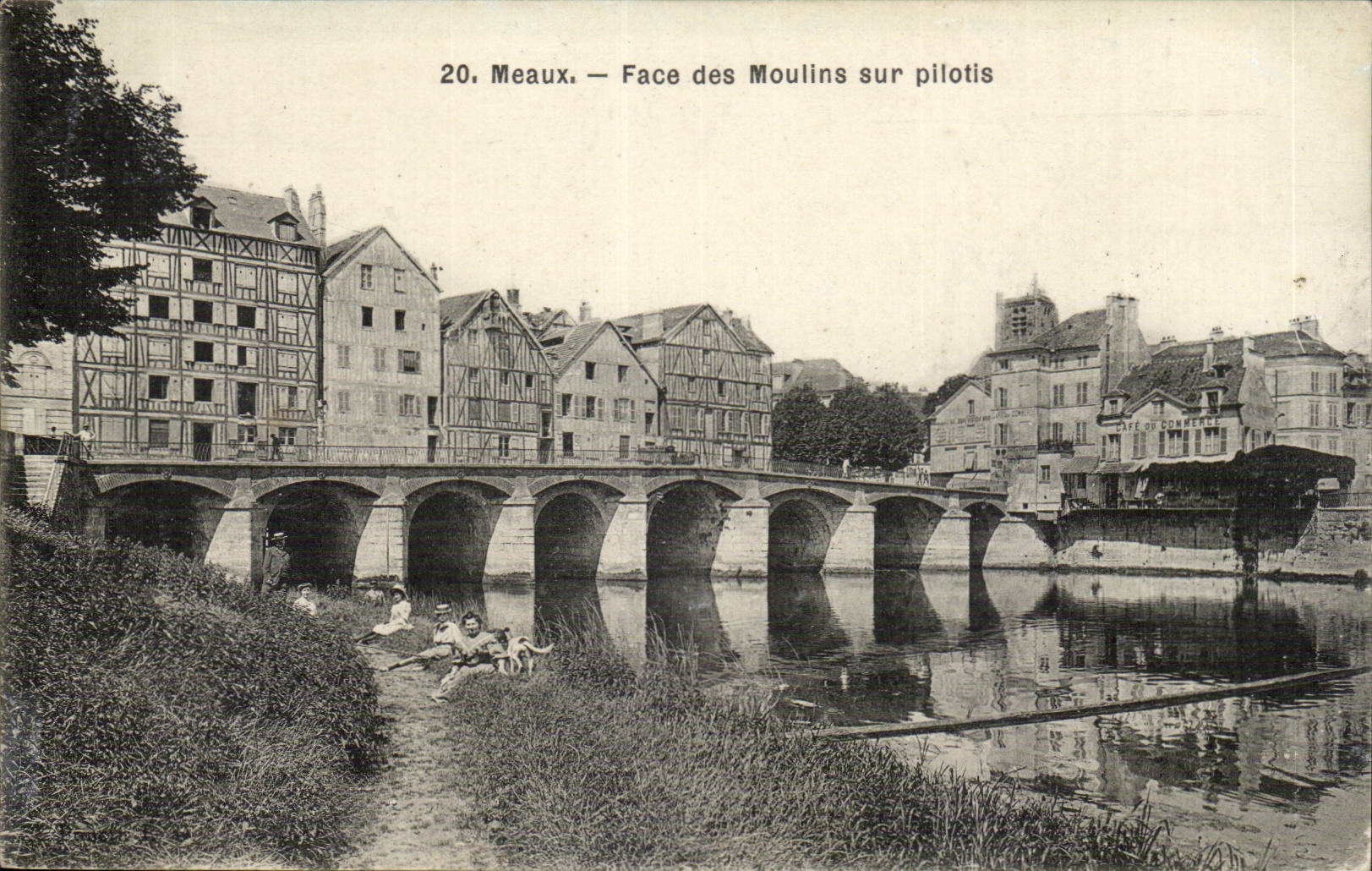 Meaux - Face of the mills on pile - CPA