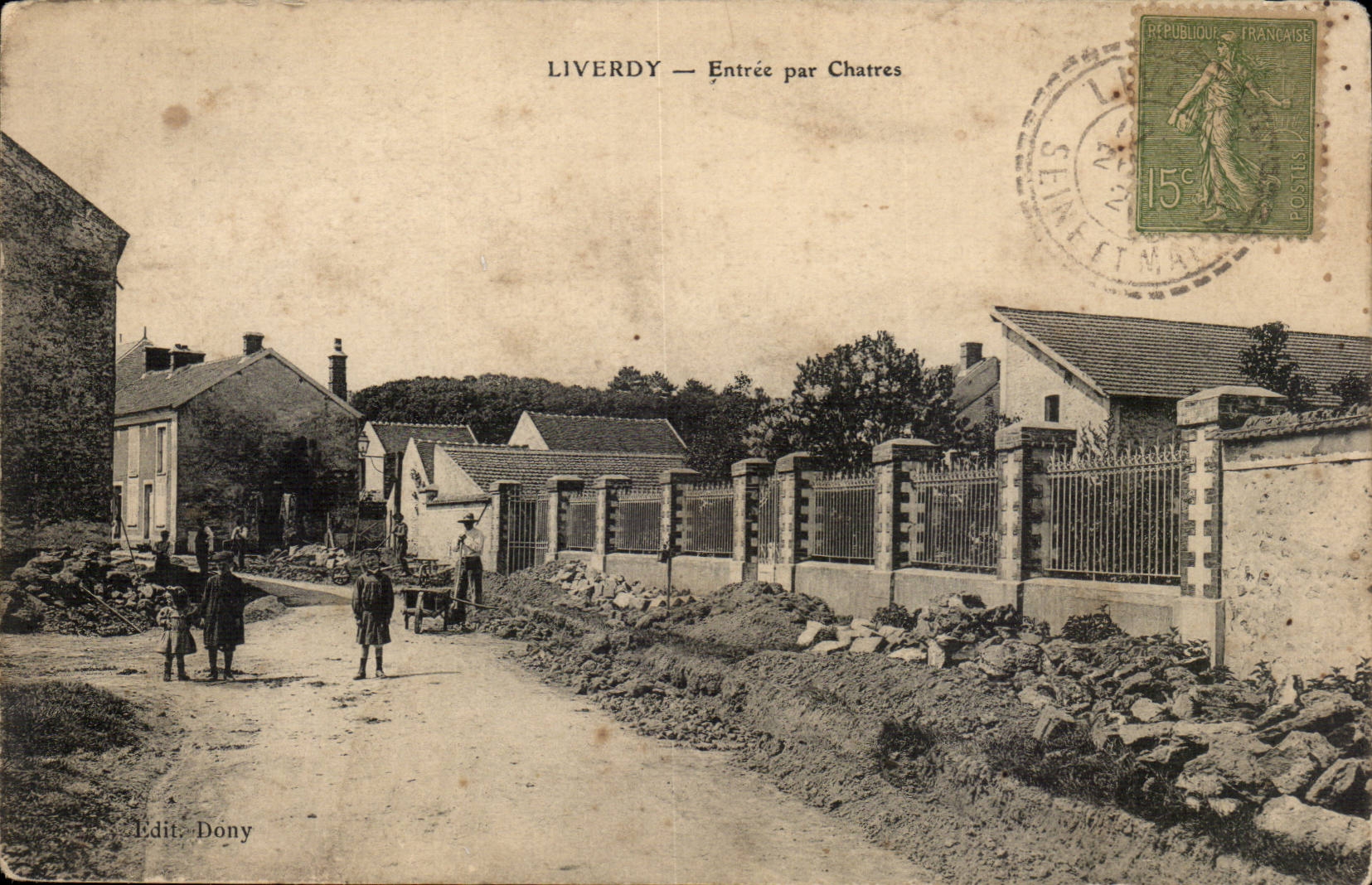 Liverdy CPA Entrance by Chatres