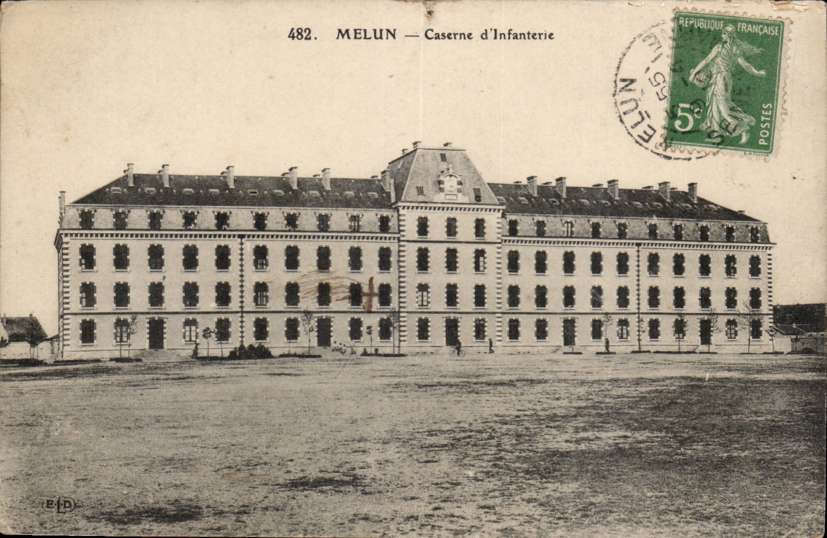 Melun CPA Barracks of infantry