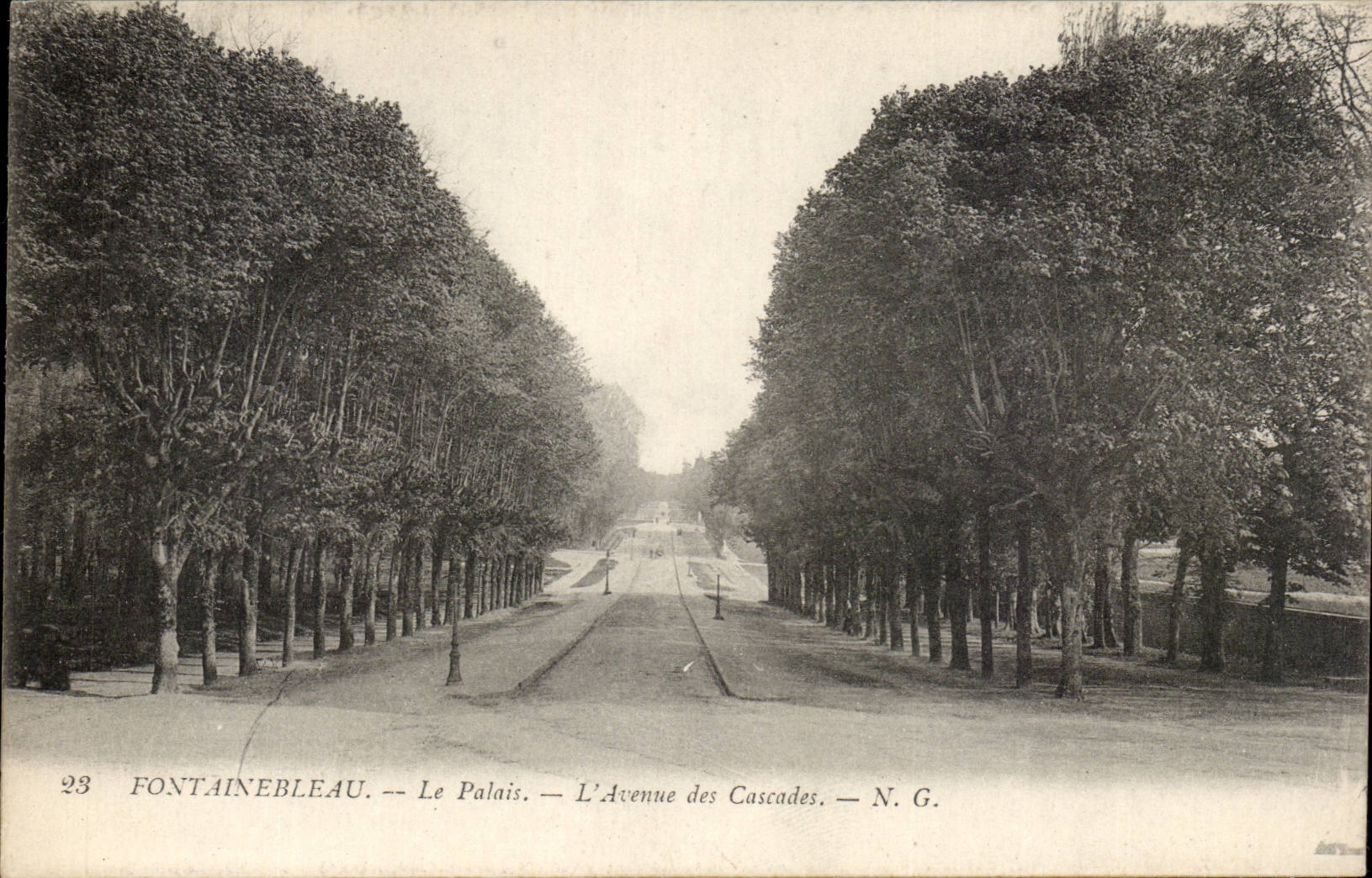 Fontainebleau - the Palate - the Avenue of the Cascades - CPA