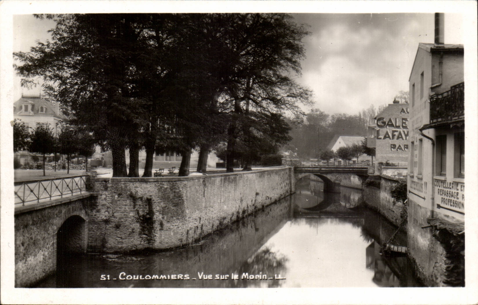 Coulommiers CPA Vue sur le Morin