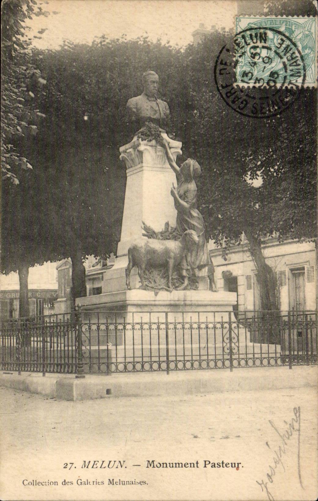 Melun CPA Pasteur Denkmal