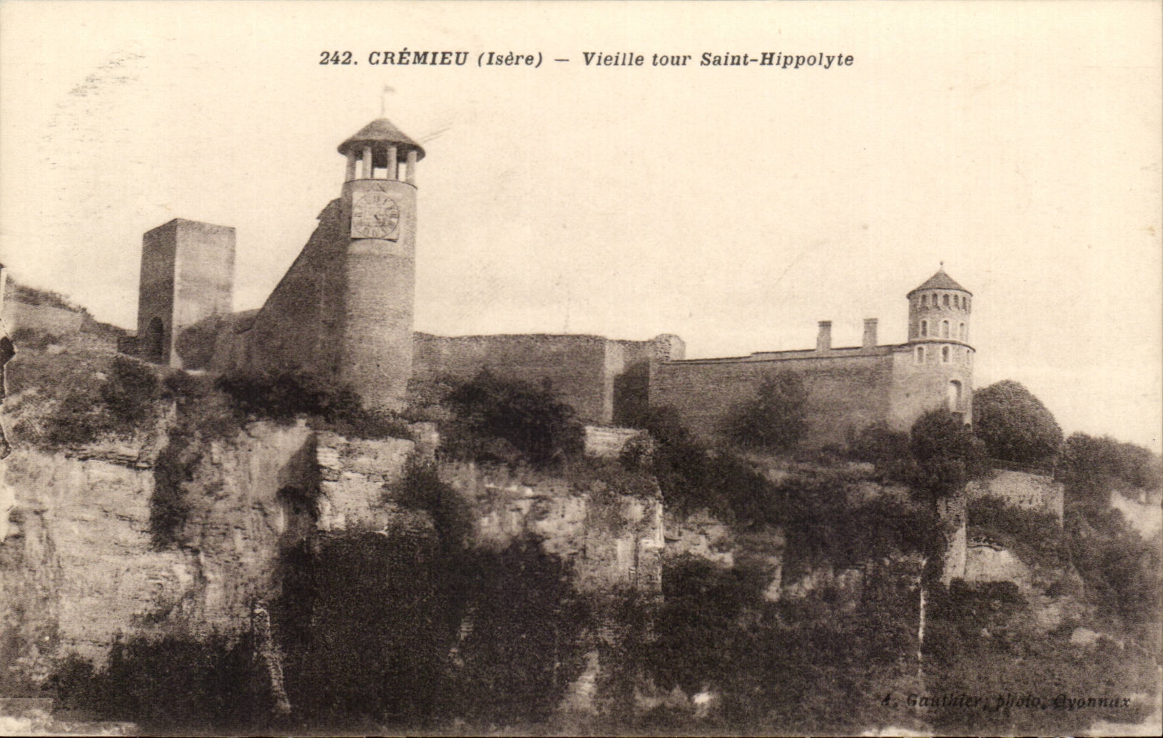 Cremieu CPA Old tower Saint Hyppolyte