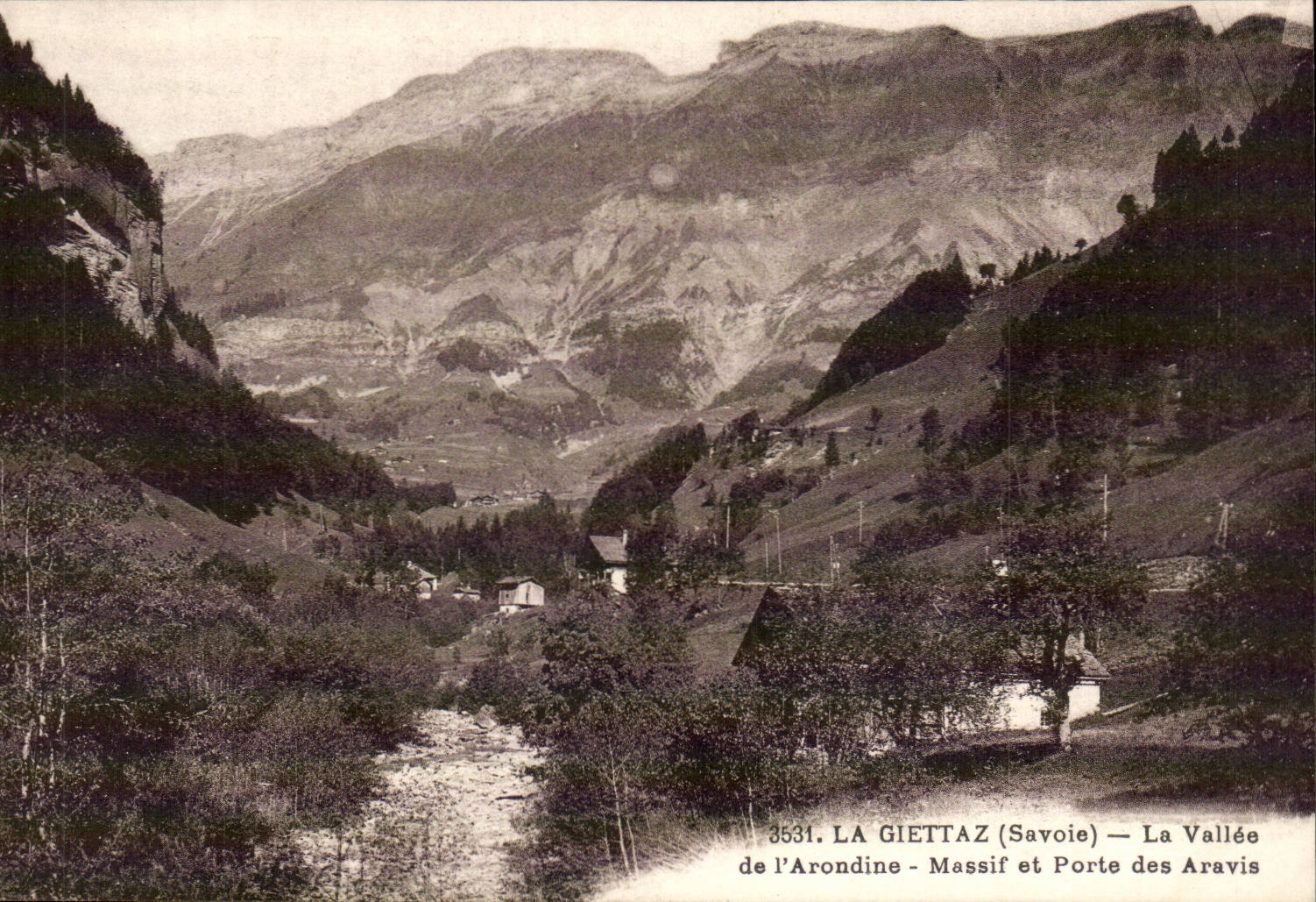 Giettaz CPA the valley of the arondine Mountain and carries of Aravis