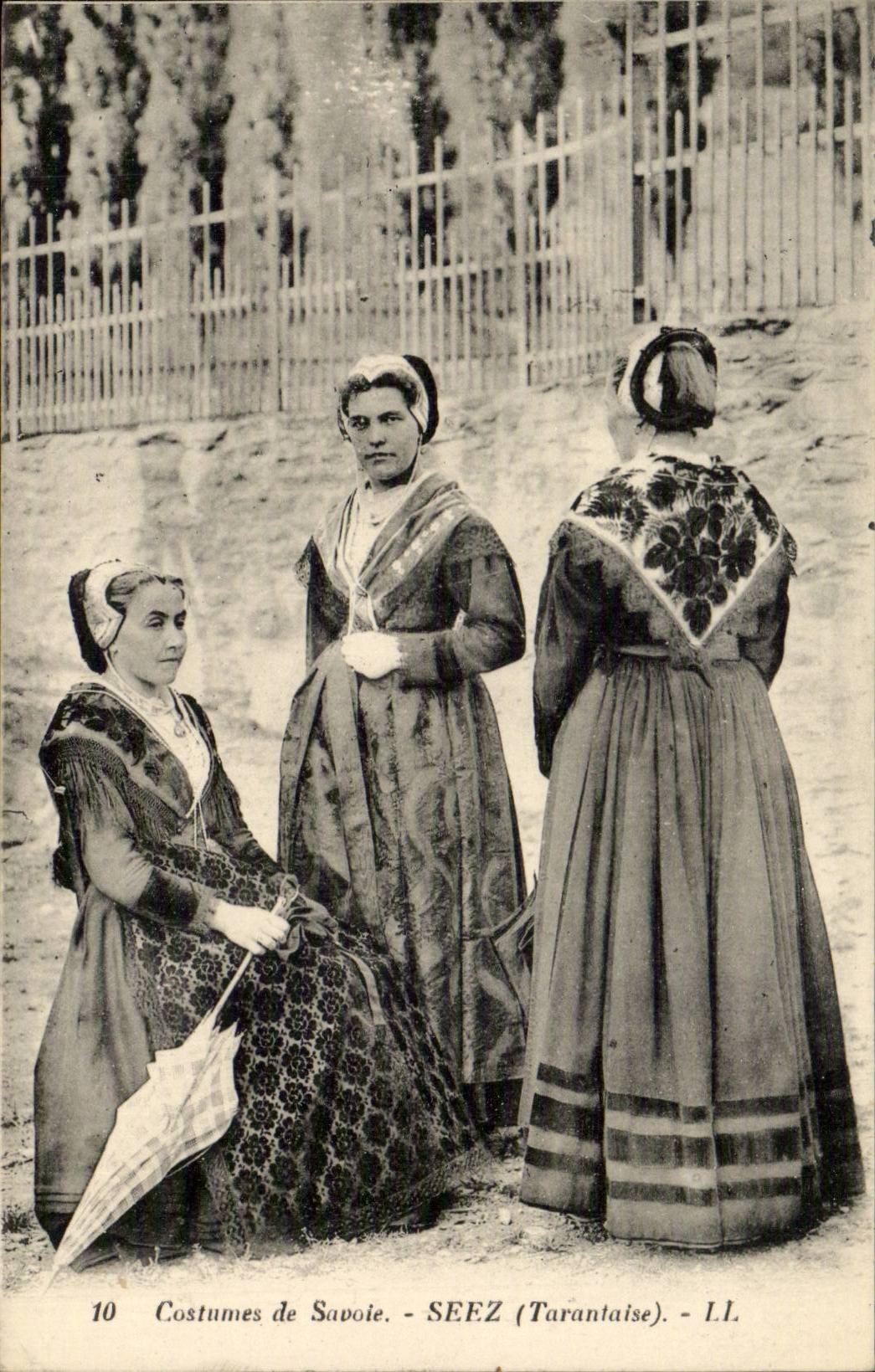 CPA Costumes of Savoy Seez (Tarentaise) (folklore costume) TOP