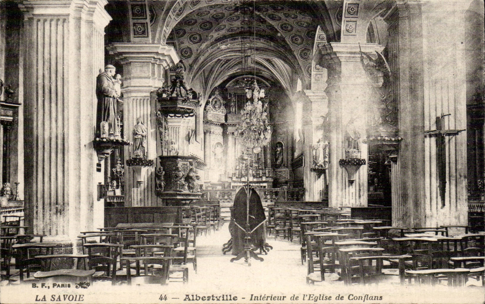 Interior Alvertville CPA of the church of Conflans