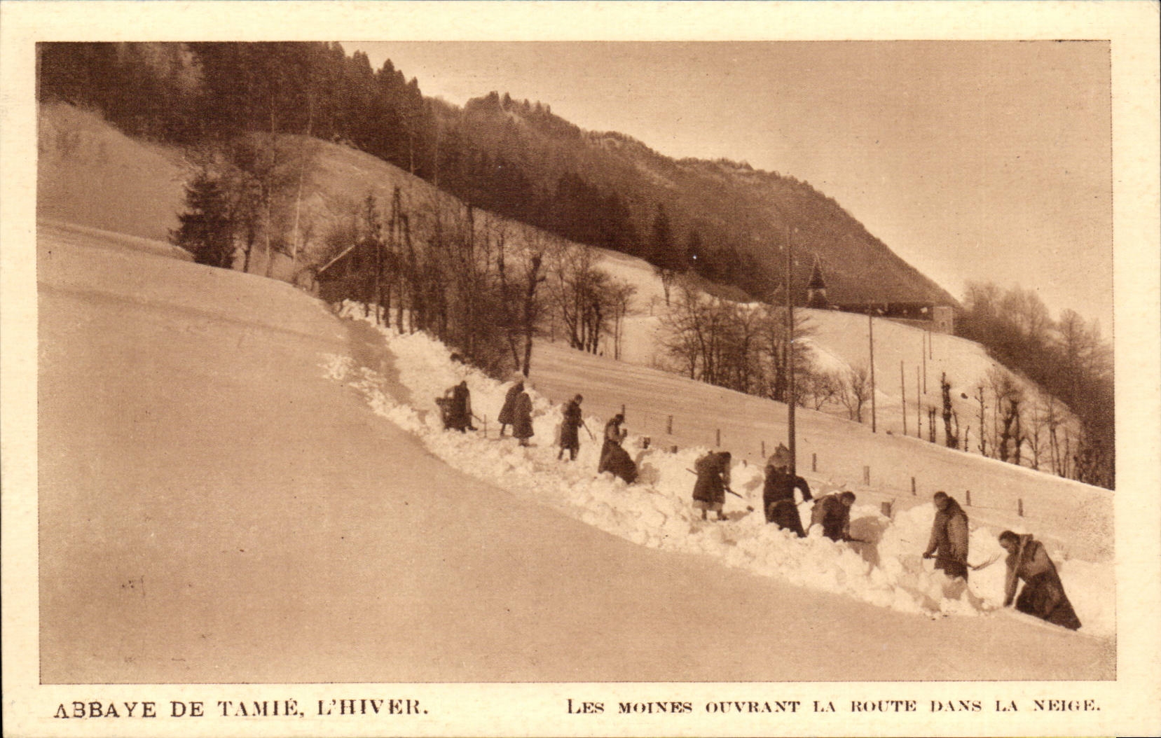 CPA Abbey of Tamie the winter monks opening the road in snow