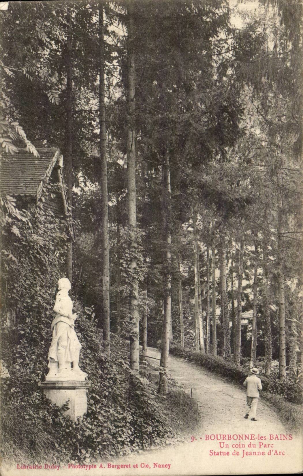 Bourbonne les Bains CPA un coin du parc Statue de jeanne d'arc