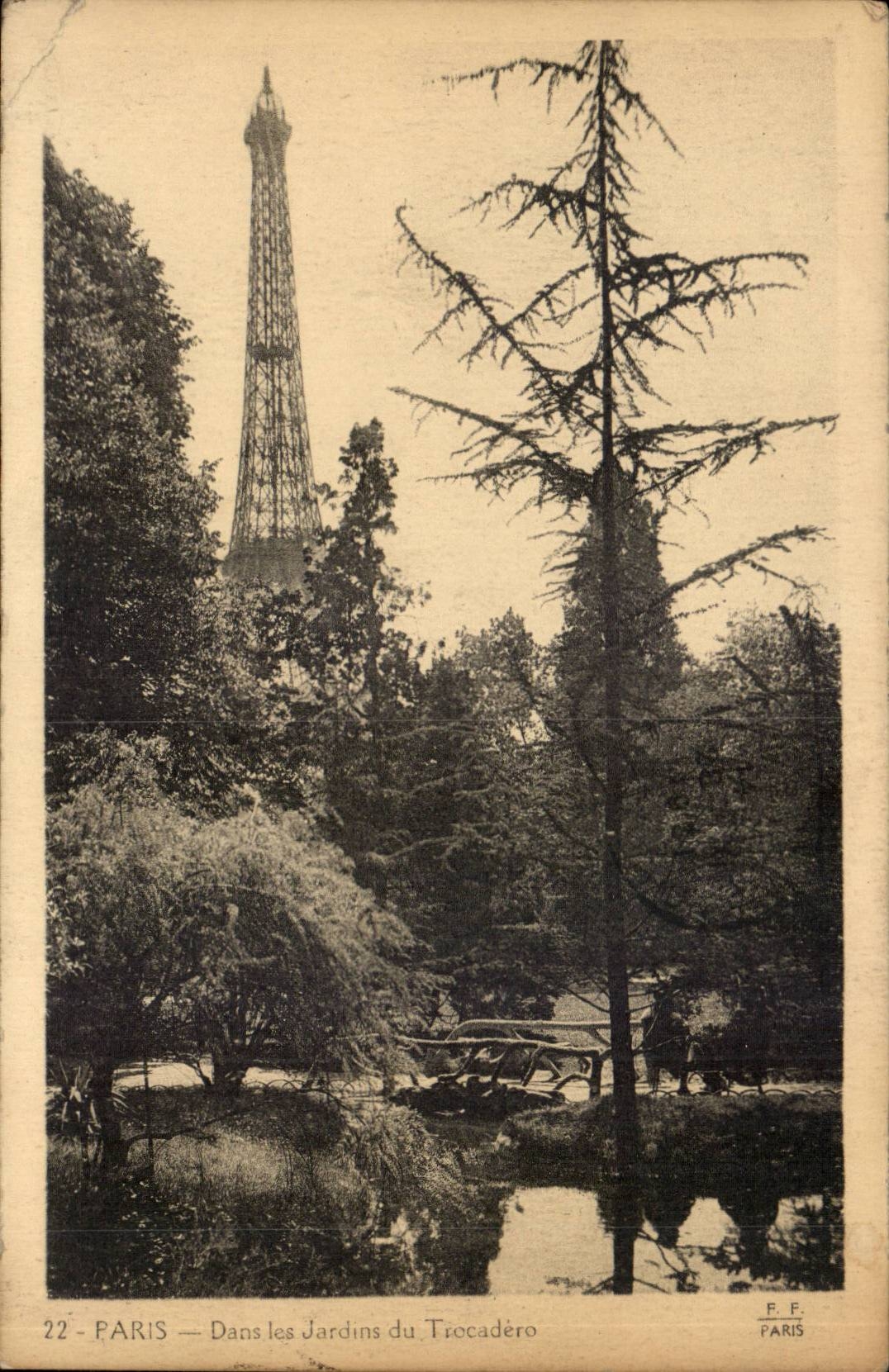 Paris CPA In the gardens of Trocadero (Eiffel Tower)