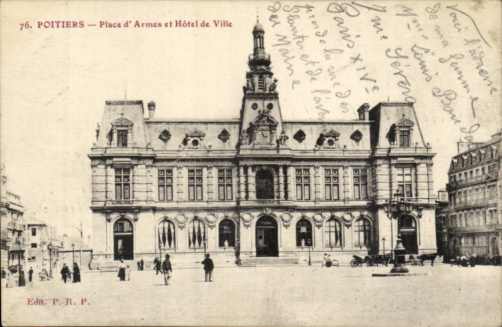 Poitiers CPA Places of weapons and town hall