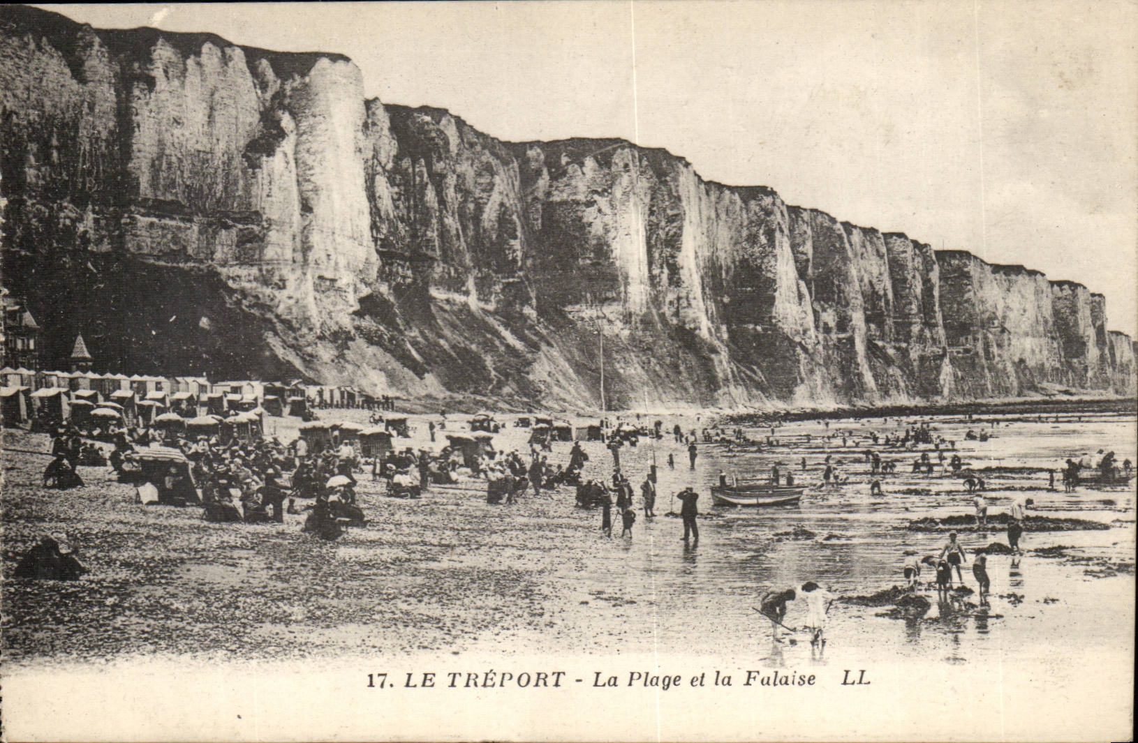 Treport CPA the beach and the cliff