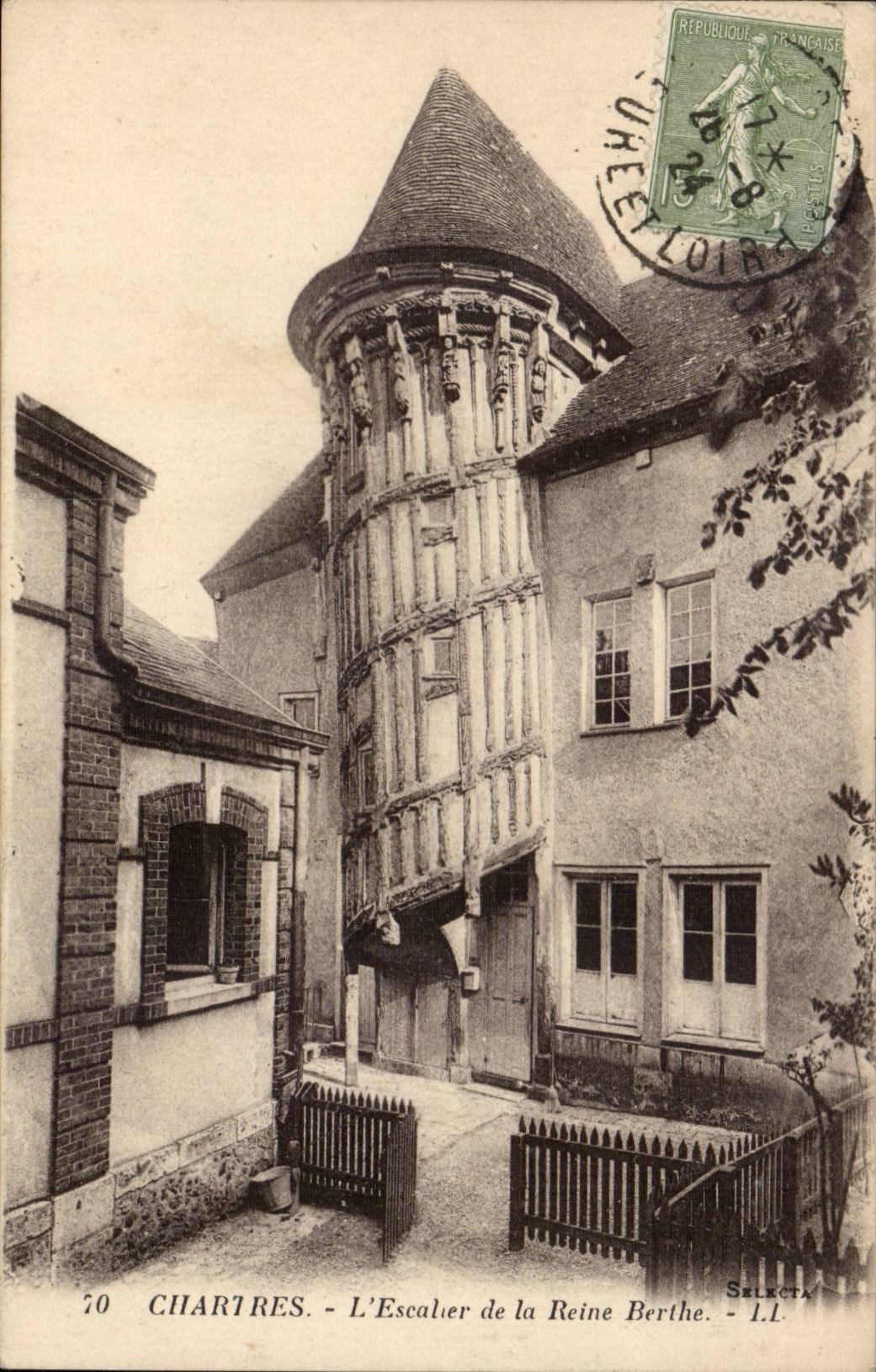 Chartres CPA Staircase of the Berthe Queen