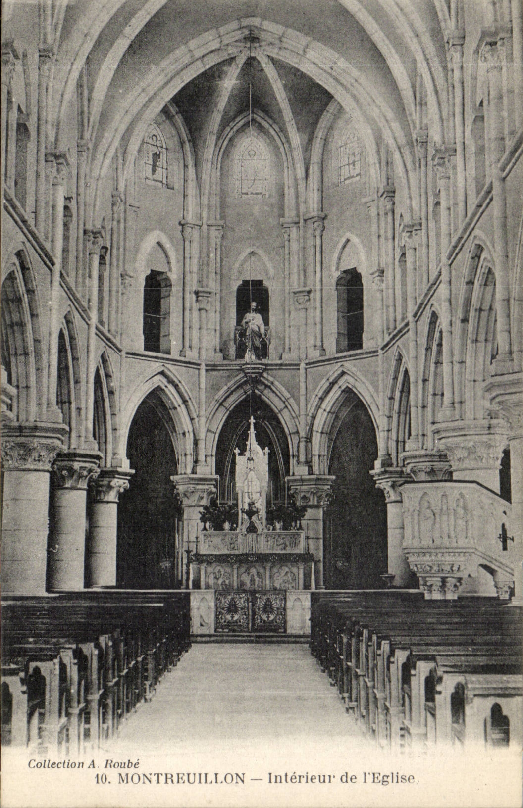 Montreuillon - Innenraum der Kirche - - CPA