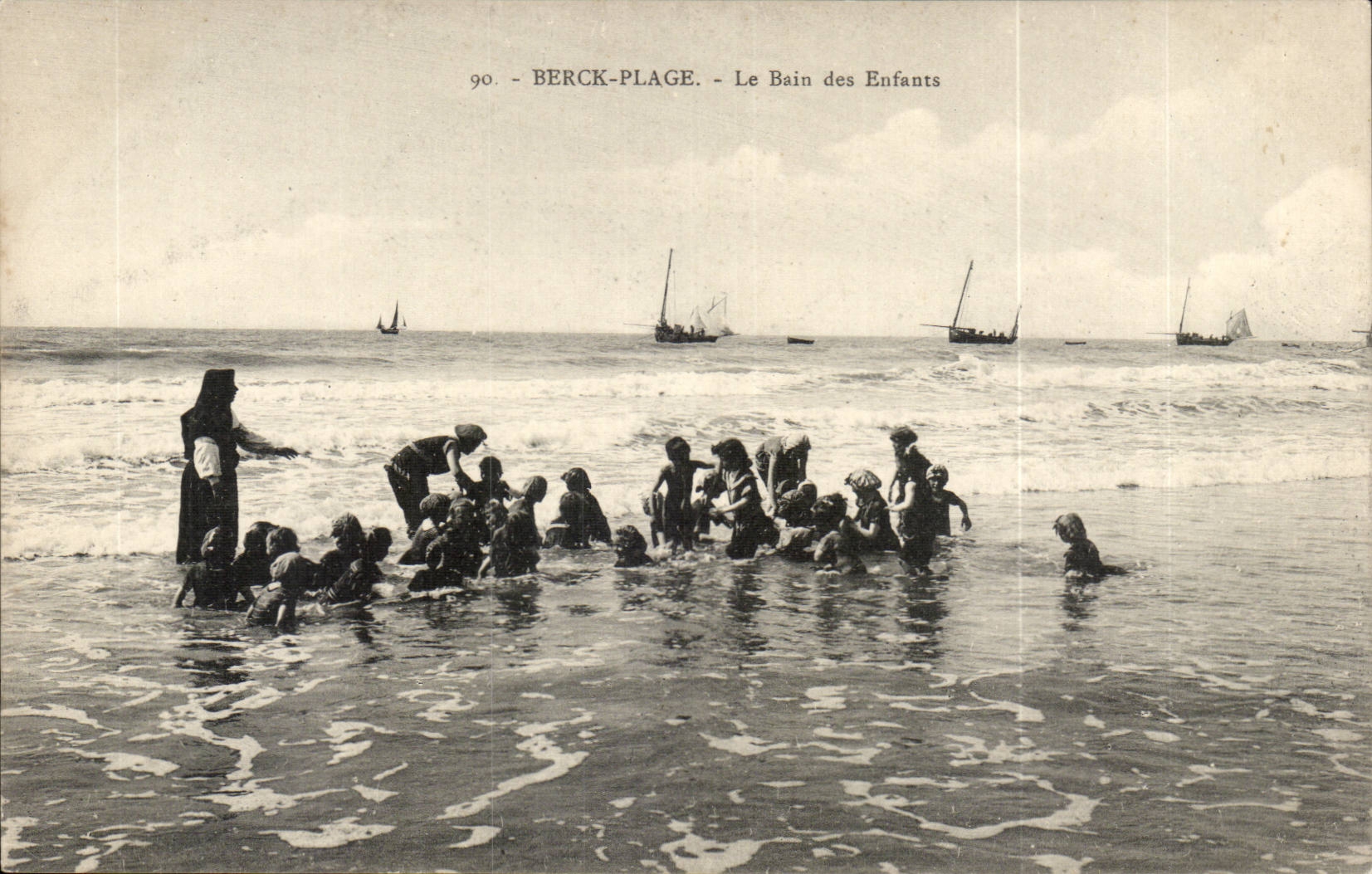 Berck Beach - the Bath of the Children - CPA