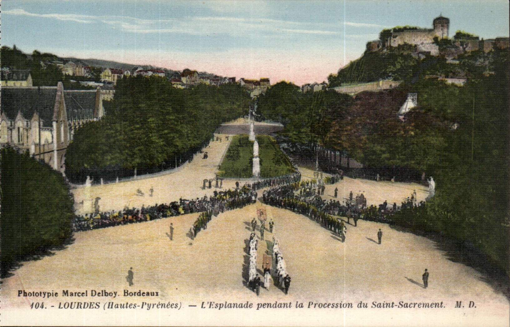 Lourdes CPA the esplanade during the procession of Saint the Sacrament