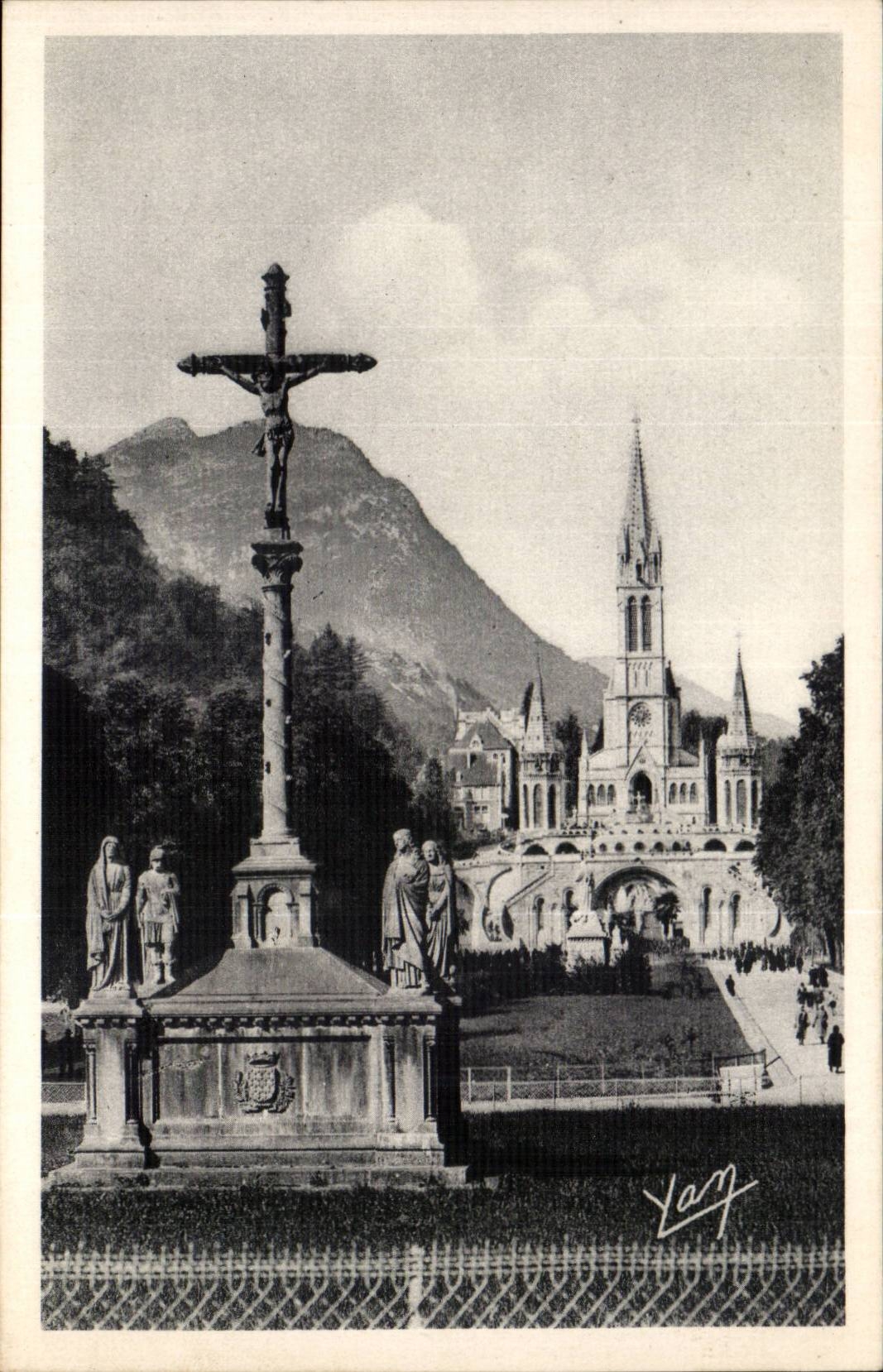 CPA Lourdes the basilica and the Breton martyrdom