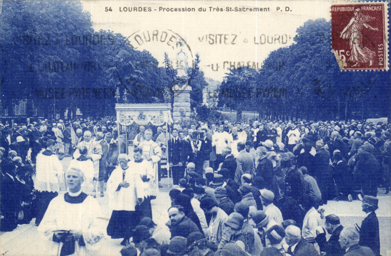 CPA Lourdes Procession of Very Saint the Sacrament