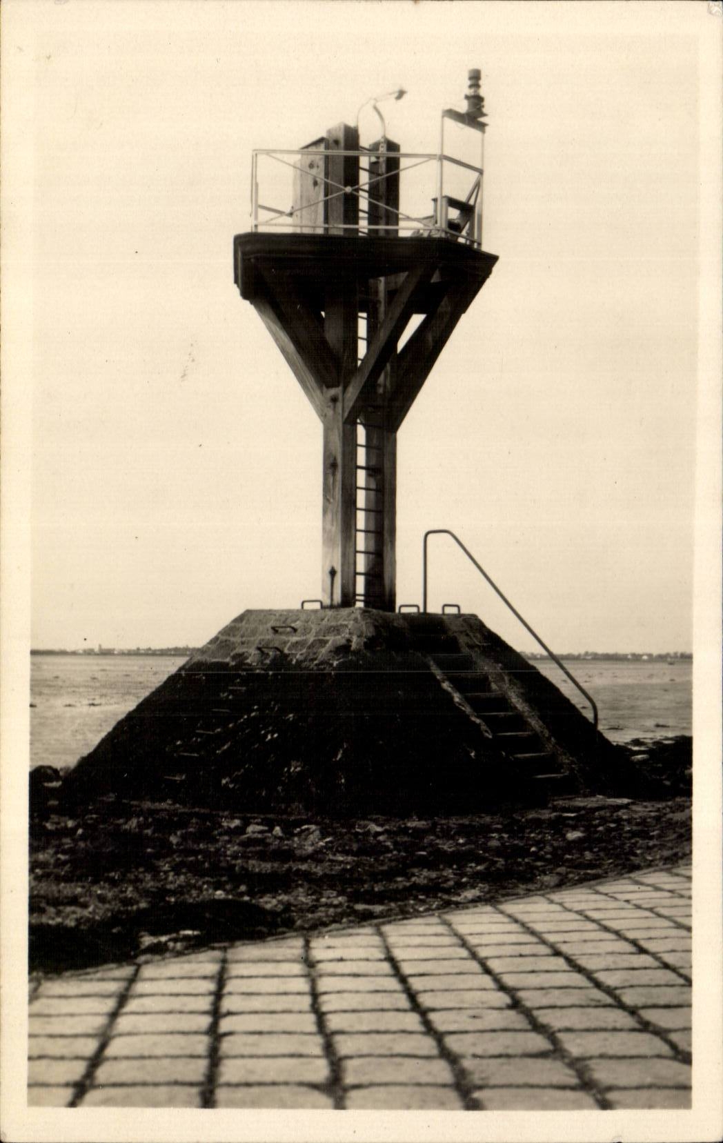 Island of Norimoutier CPA Marks out help on the passage of Gois