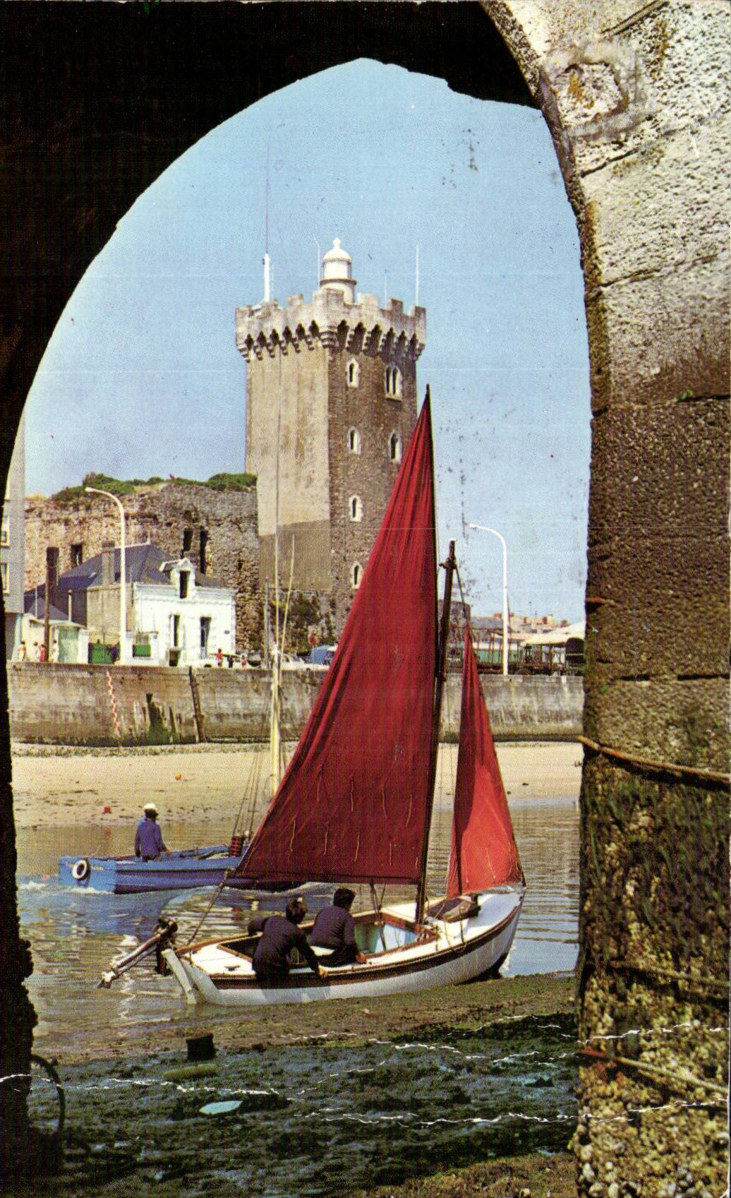 CPA Sande olonne des Hereinkommens des Hafens und des Aufsatzes von Arundel