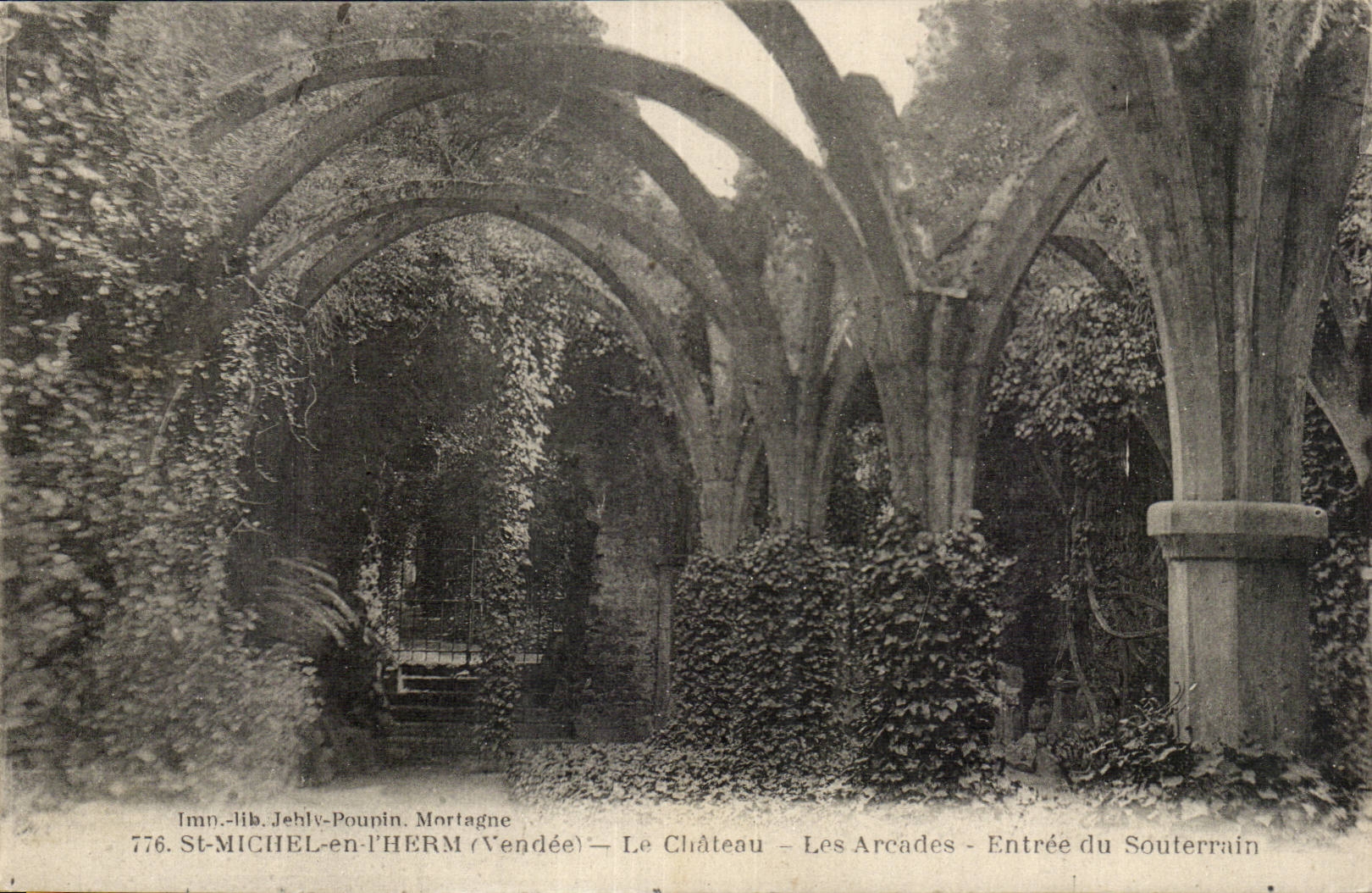 Str Michel im Herm CPA der Schloss-Saulengange Eingang des Untergrund