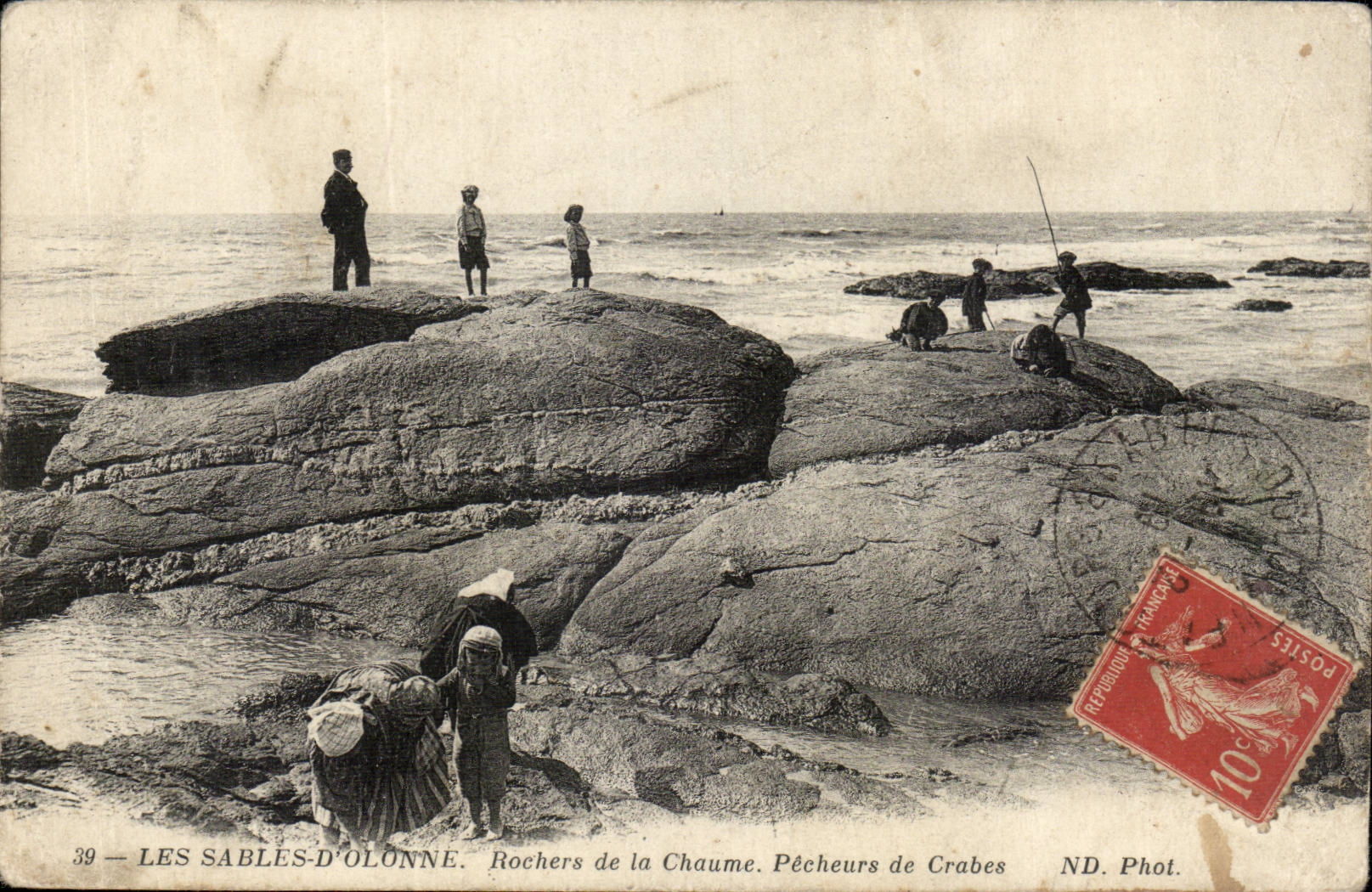 CPA Sande olonne der Sinning Felsen des Krabbe Thatch (Folklorekostum)