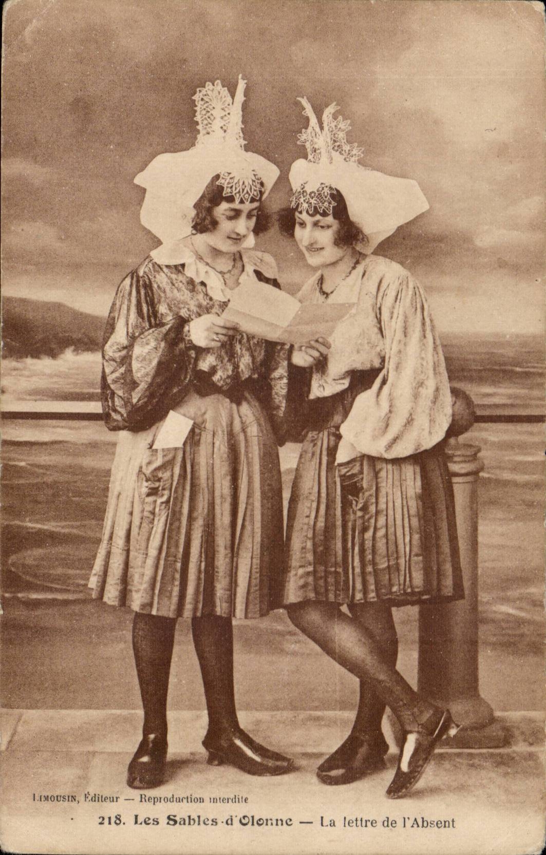 CPA Sande von olonne Sablaises der Buchstabe von abwesendem (Folklorekostum)