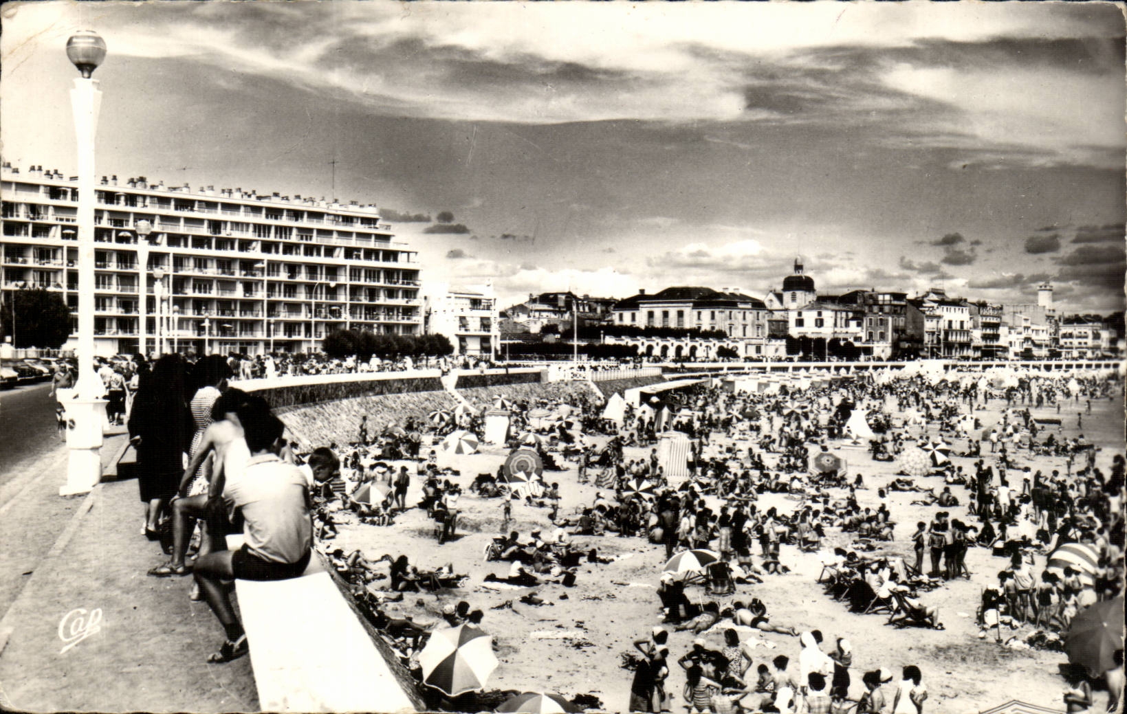 CPSM Sande von olonne der Strand vor dem Kasino