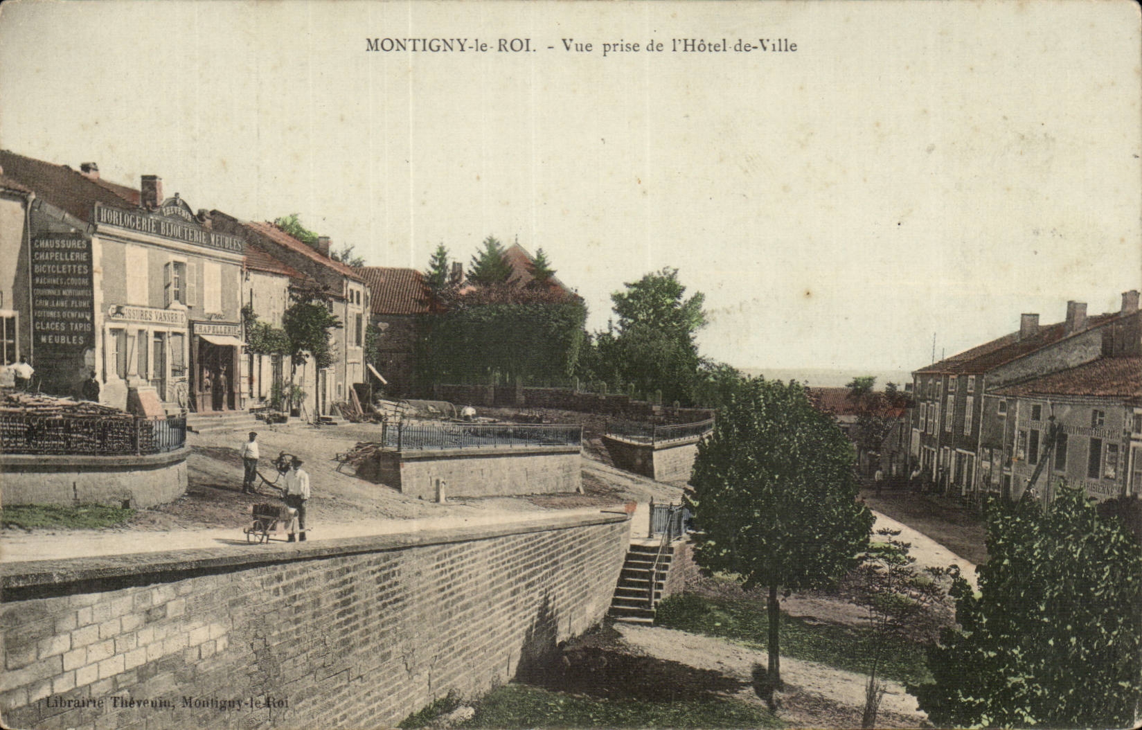 Montigny King CPA Seen from of the Town hall