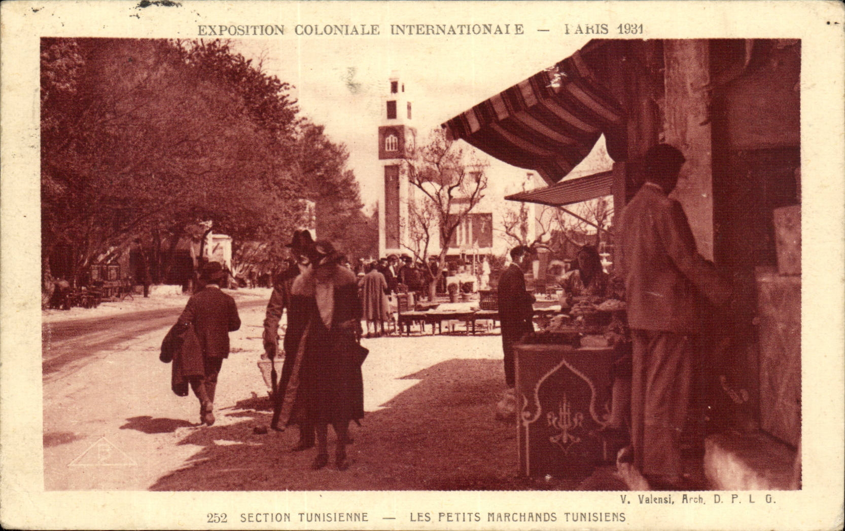 CPA Exposition coloniale internationale Paris 1931 Section tunisienne Petits marcahnds tunisiens