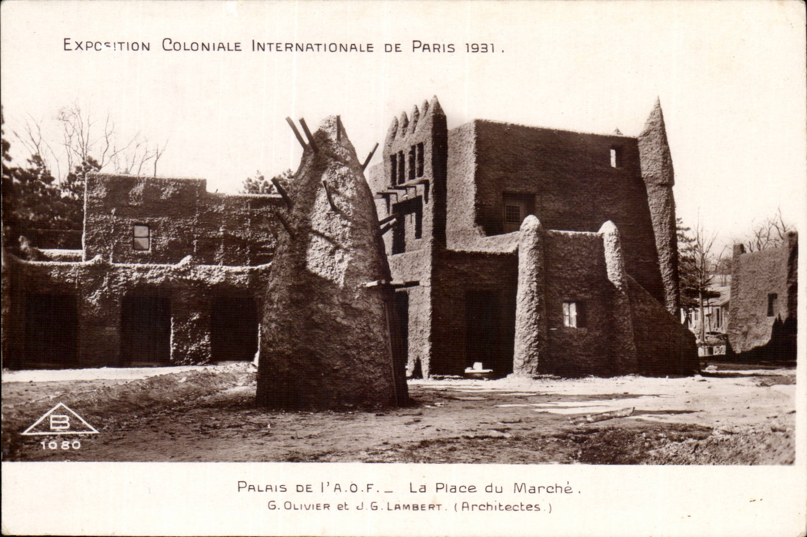 CPA Exposition coloniale internationale Paris 1931 Palais de l'AoF La place du marche 