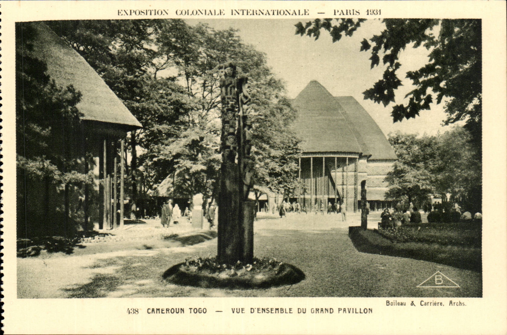 EXposition coloniale internationale Paris 1931 CAmeroun Togo Vue d'ensemble du grand pavillon