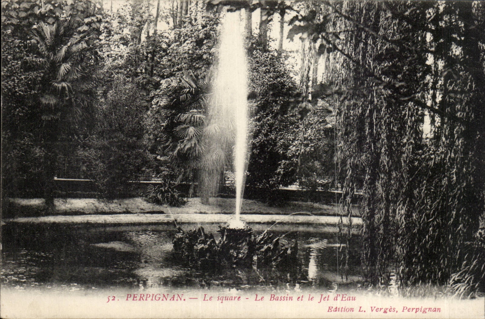 Perpignan CPA Le square Bassin et le jet d'eau