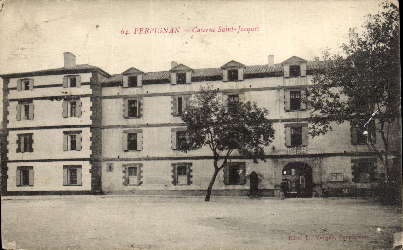 Perpignan CPA Caserne Saint Jacques