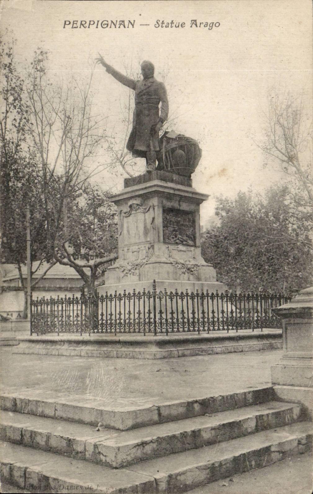 Perpignan CPA Statue Arago