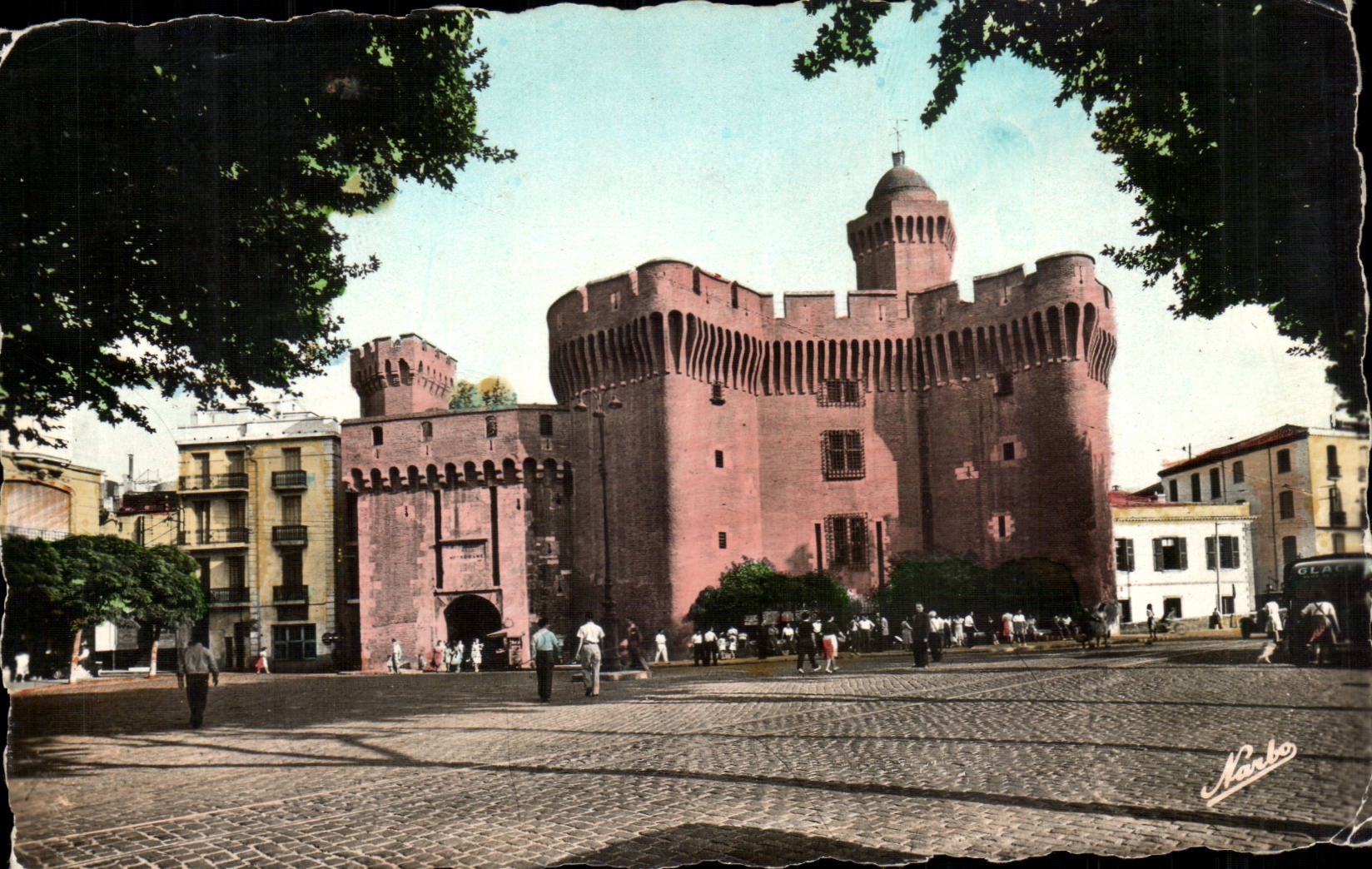 Perpignan CPA Le CAstillet et la place de la Victoire Vue d'ensemble