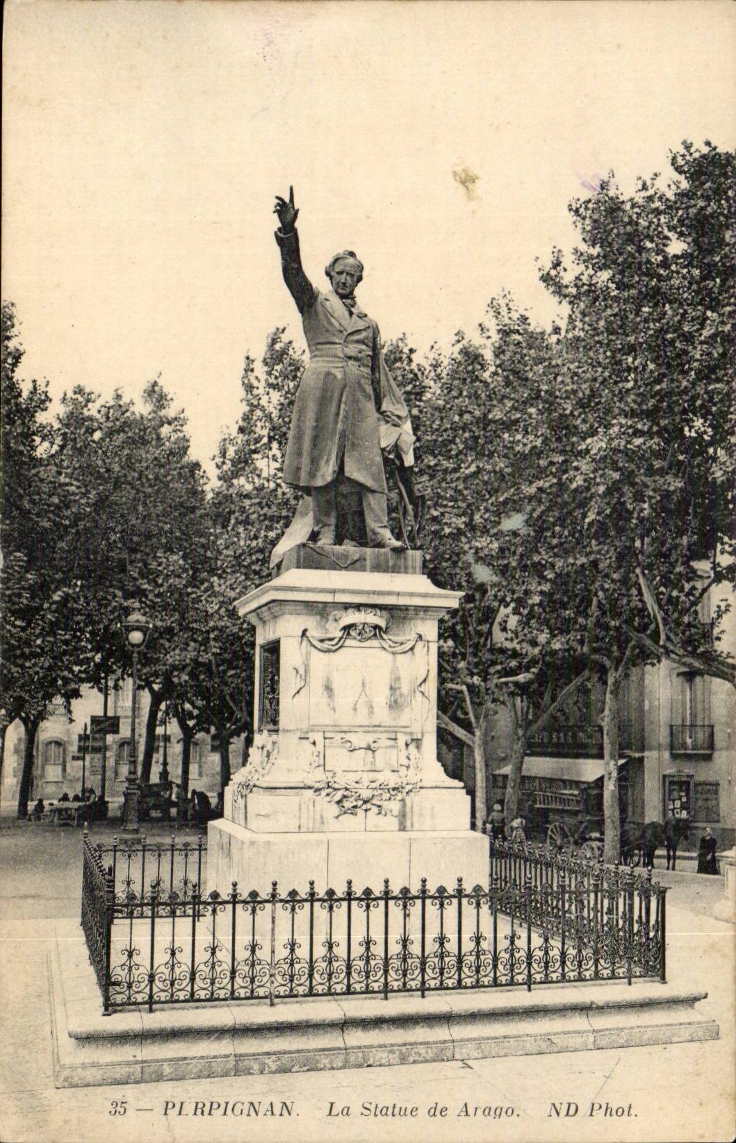 Perpignan - La Statue de Arago - CPA 