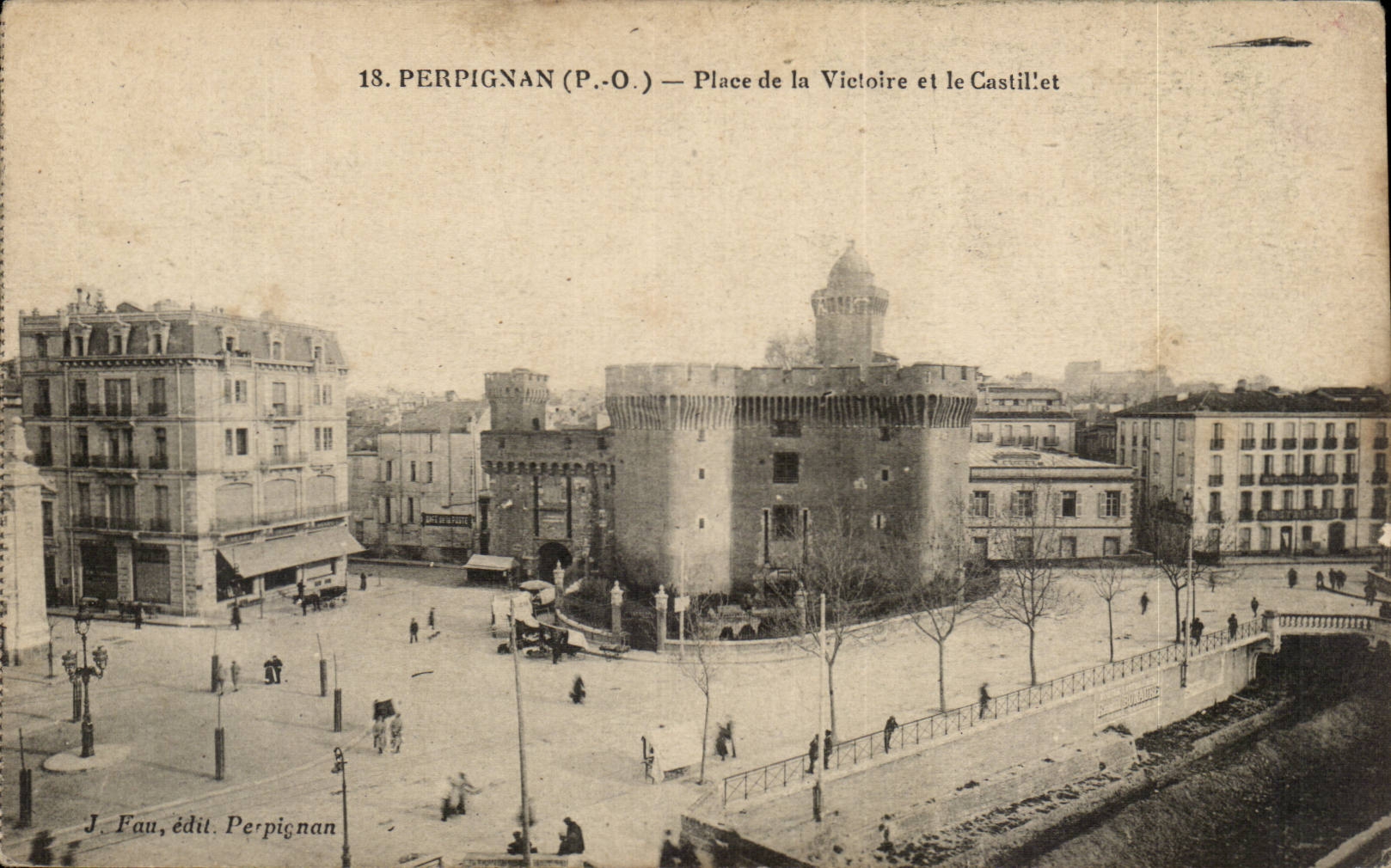 Perpignan - Place de la Victoire Le Castillet CPA 