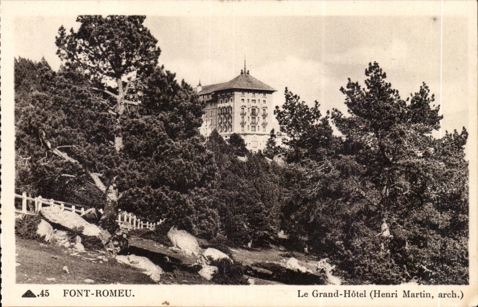 Make Romeu CPA the large hotel (Henri Martin)