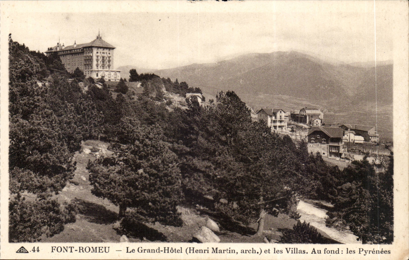 Make Romeu CPA the large hotel (Henri Martin)